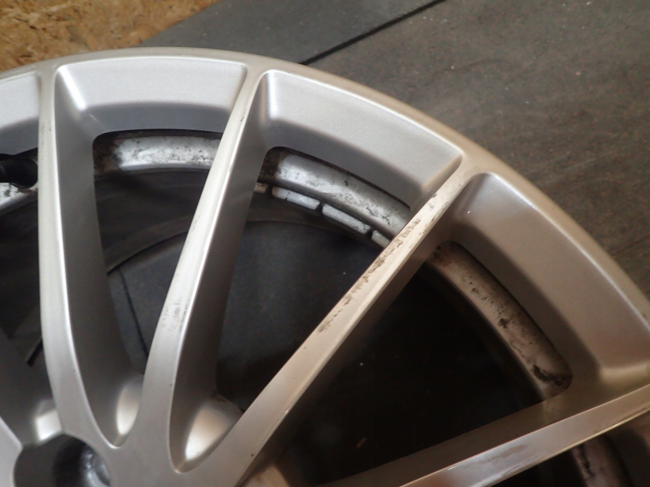 disk hliníkový AUDI A4 8W 5X112 17" 7,5J