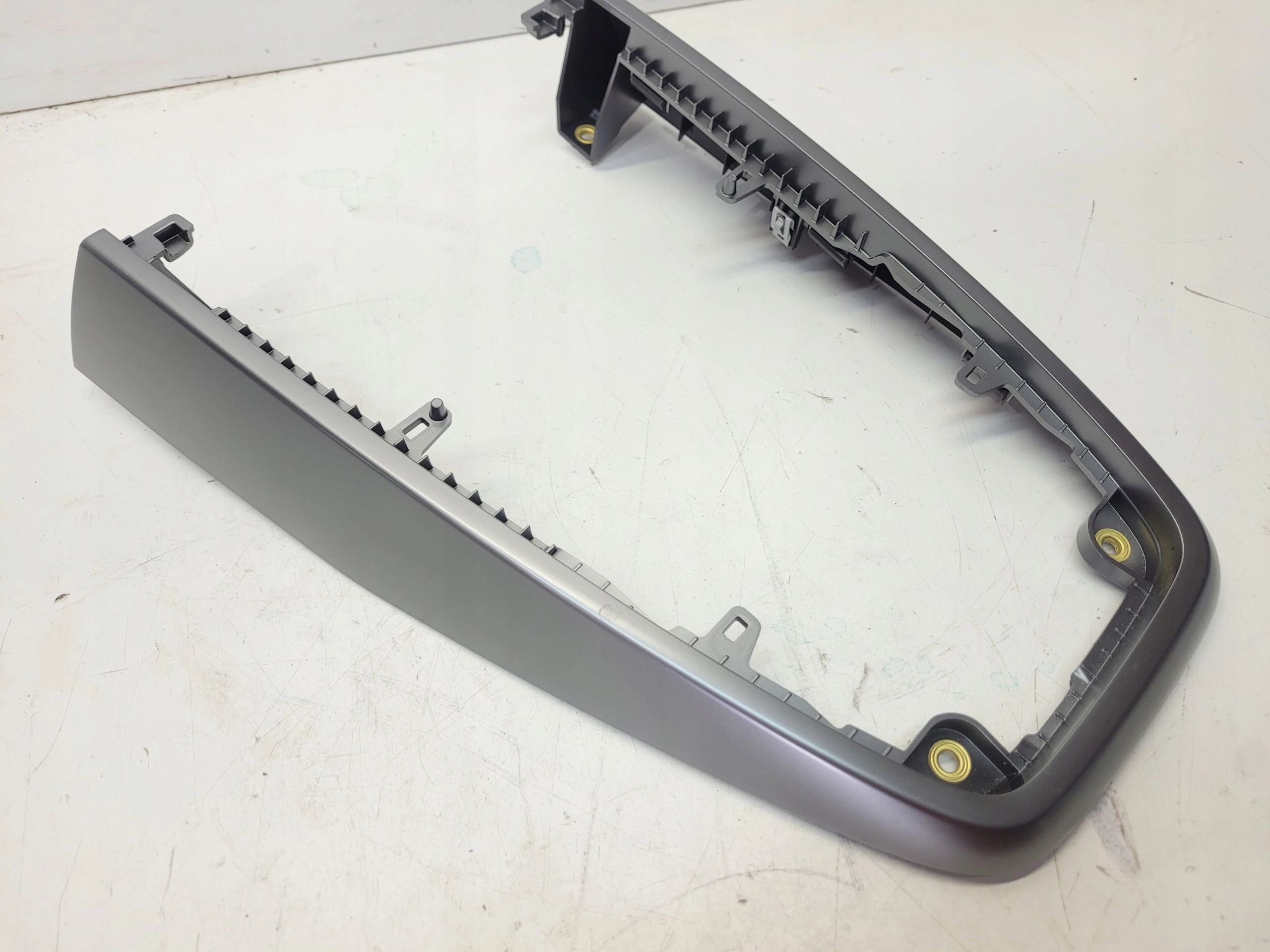 DEKOR TUNELU SRODKOWEGO AUDI Q4 E-TRON 89A863969 E09