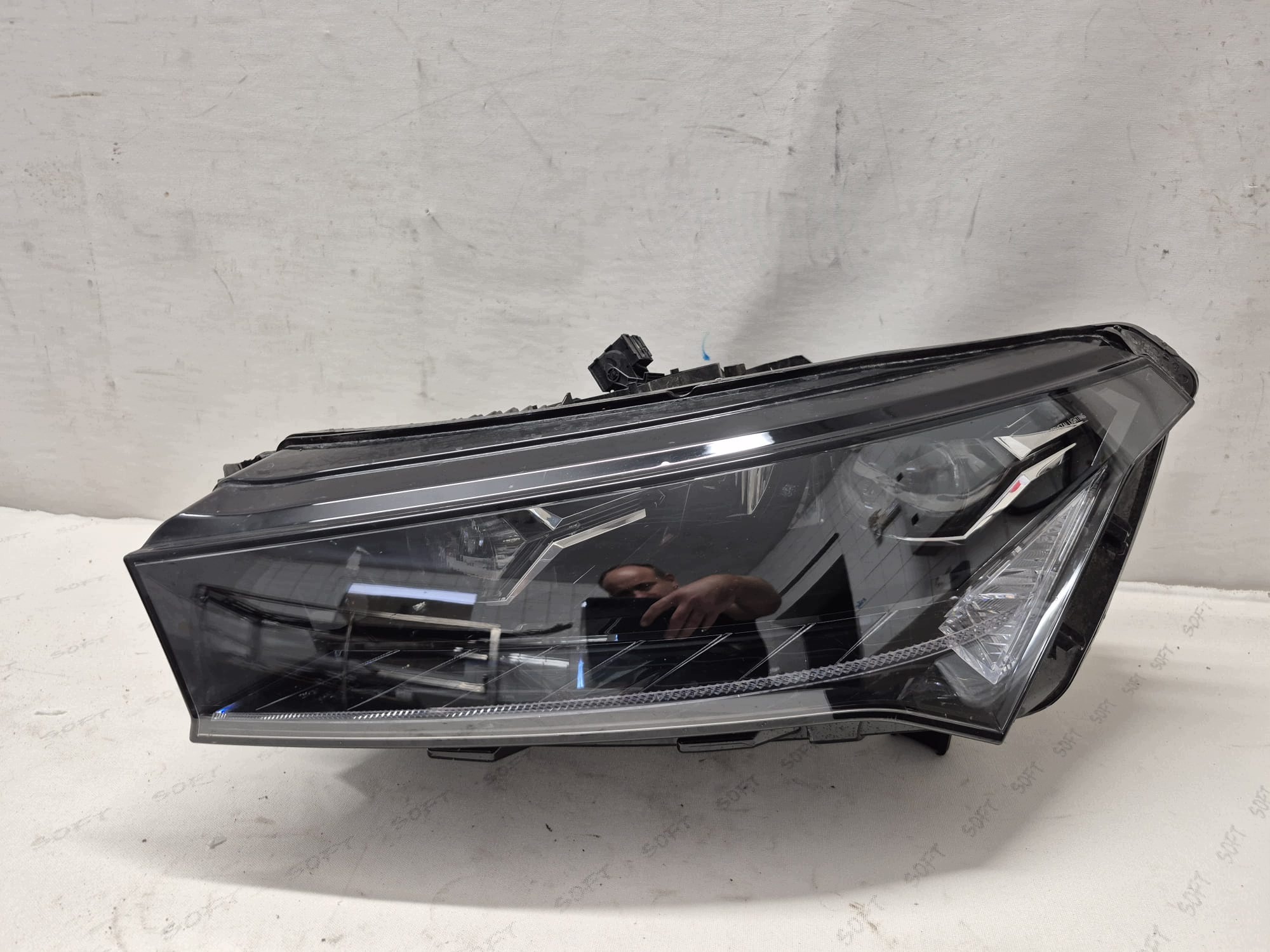 SKODA ENYAQ 5L 5LB 20- light left front front FULL LED 5LB941015G