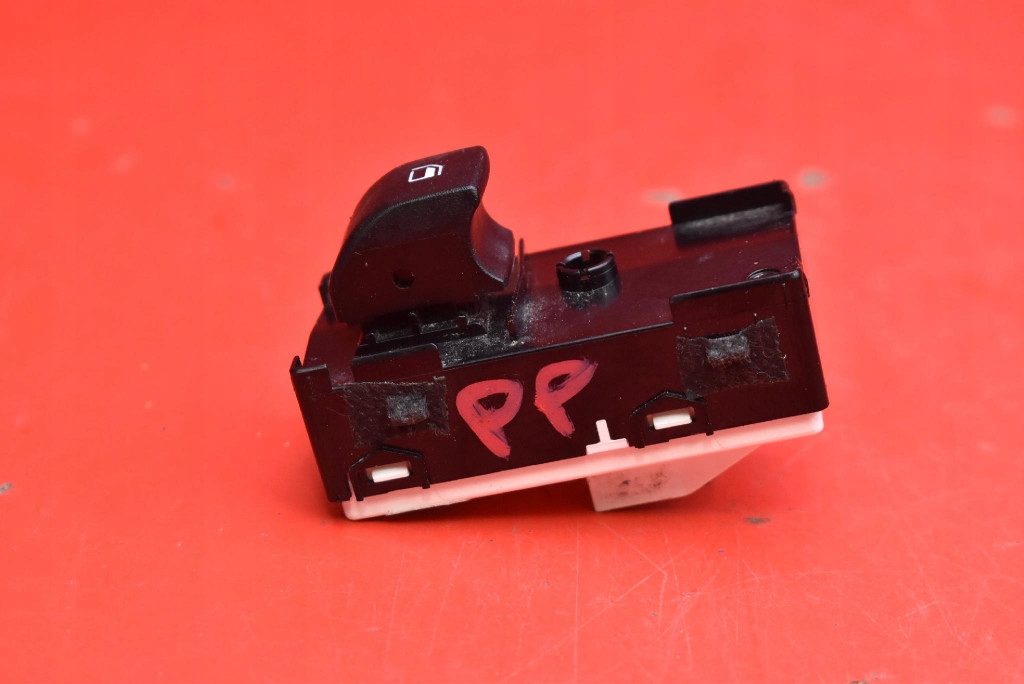 switch lifting windows right front 93581R2000 KIA SPORTAGE 5 V 21-25