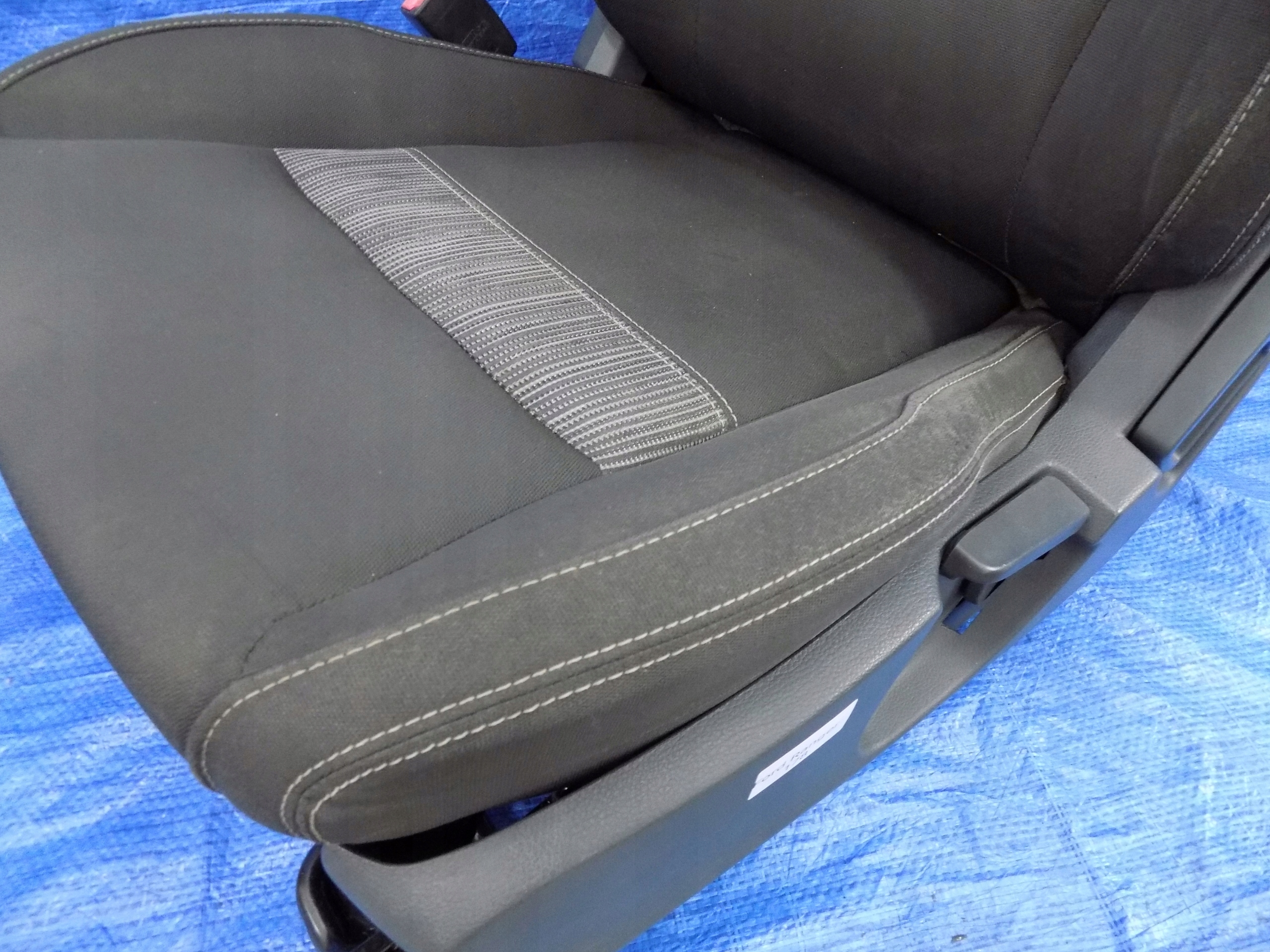 seat left driver´s FORD RANGER III 2,2TDCI 12