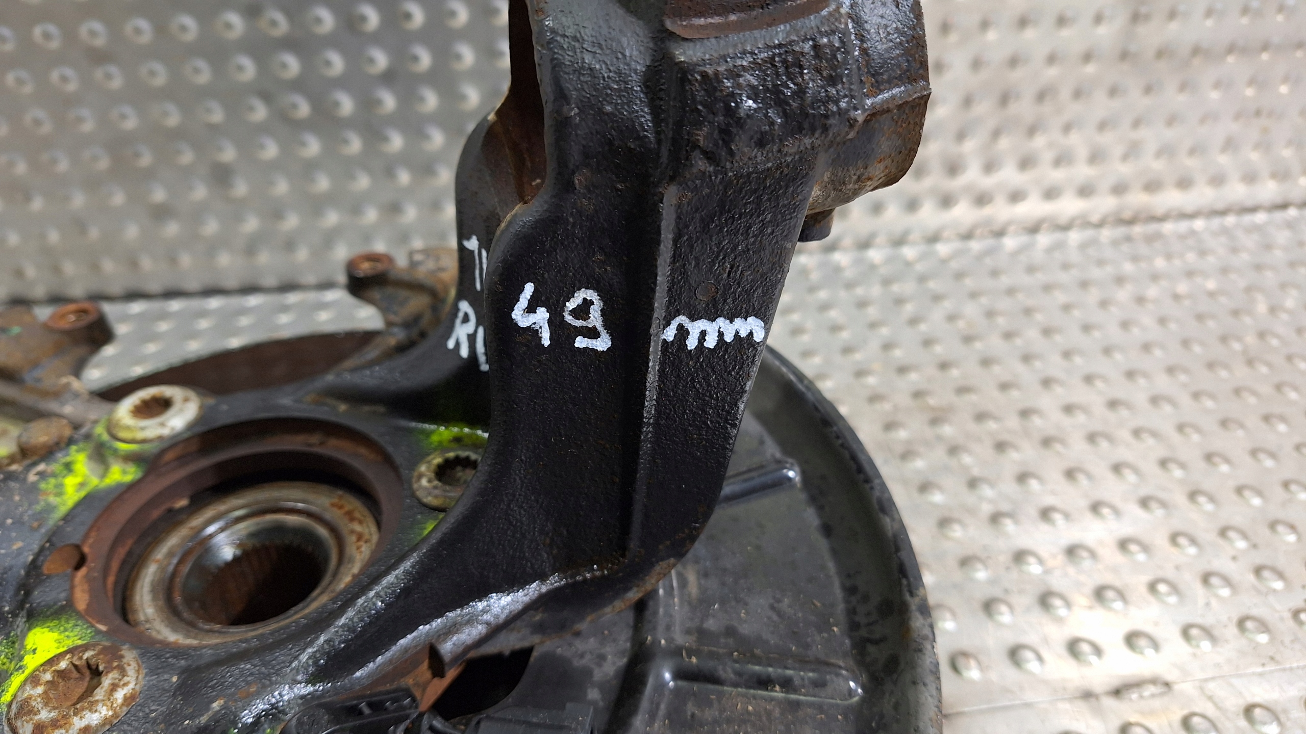 swing right front 1K0407256T GOLF V CADDY III A3 8P YETI ALTEA LEON II
