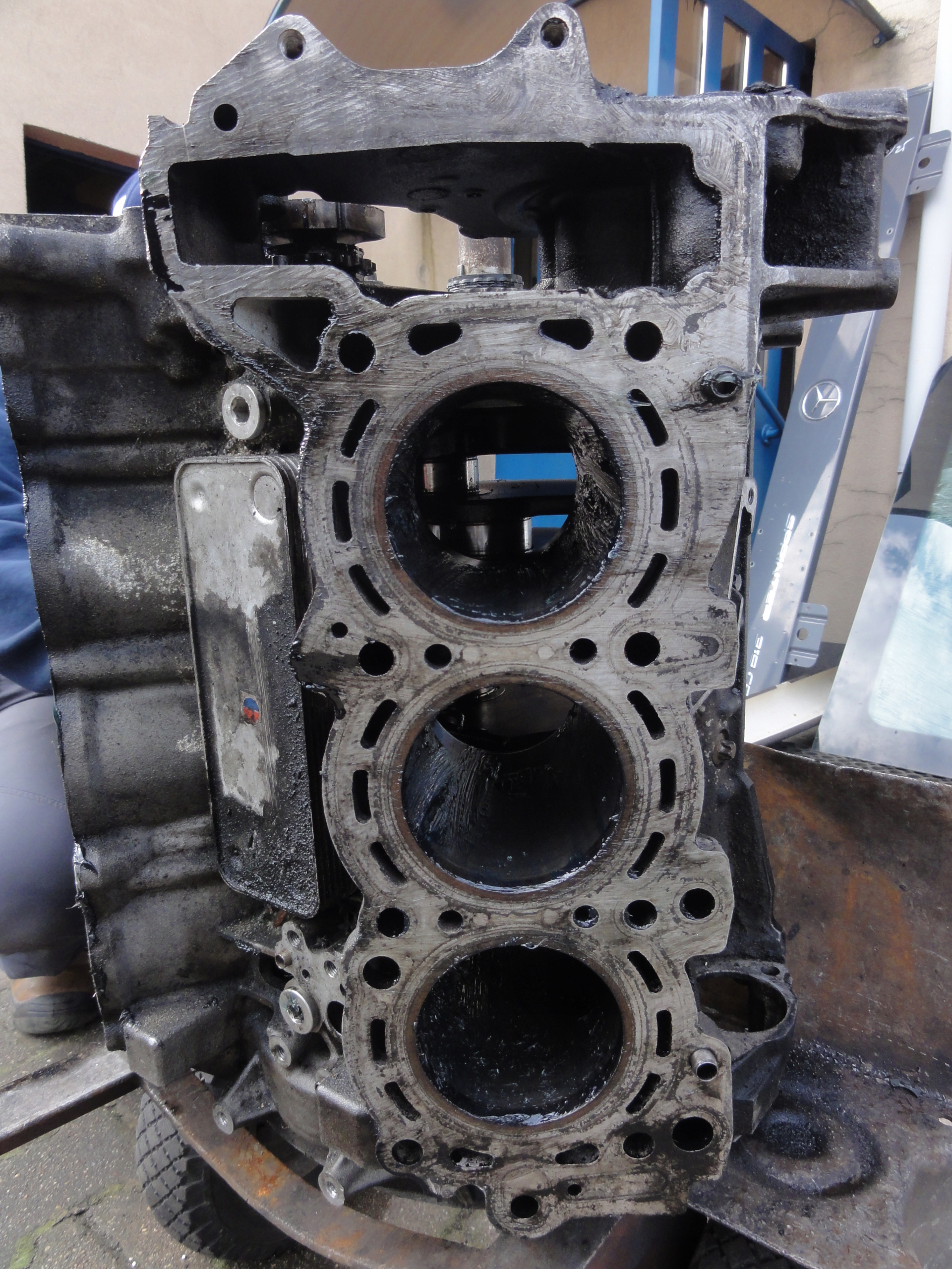 BLOK SILNIKA MERCEDES 3.0 V6 R642 81 05 Numer katalogowy części R6428105