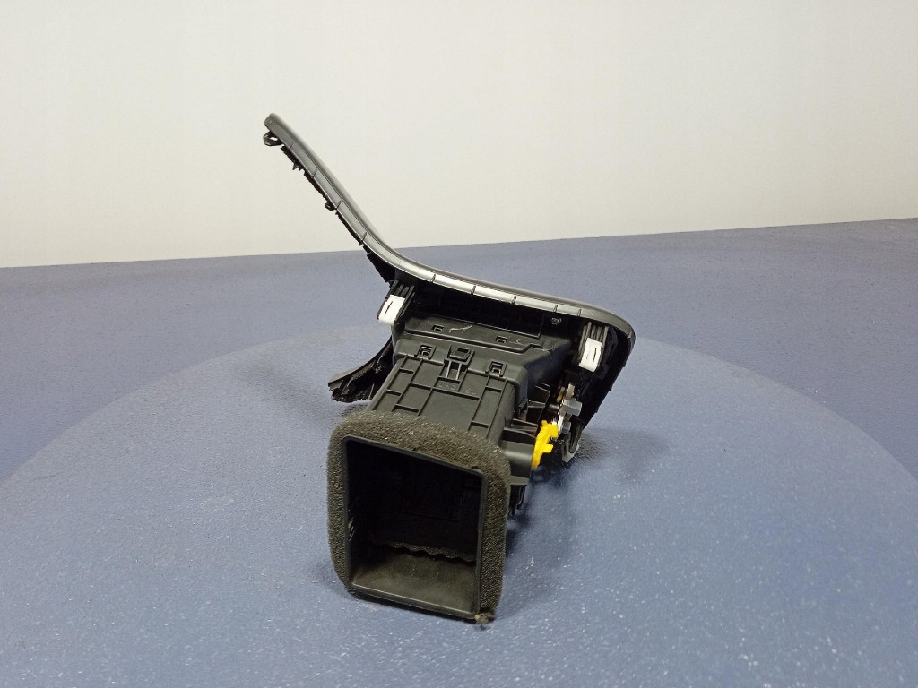 kia CEED III решетки потока воздуха Воздух европа 84740-J7AA0