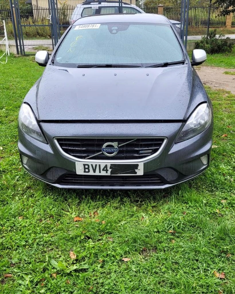 Задняя четверть правое крыло заднее правое VOLVO V40