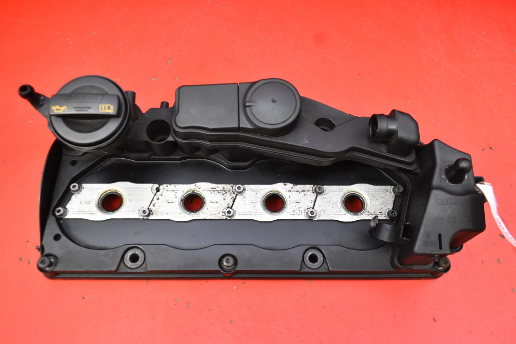 Abdeckung der Ventile 03L103469 VW PASSAT B6 2.0 D 05-10