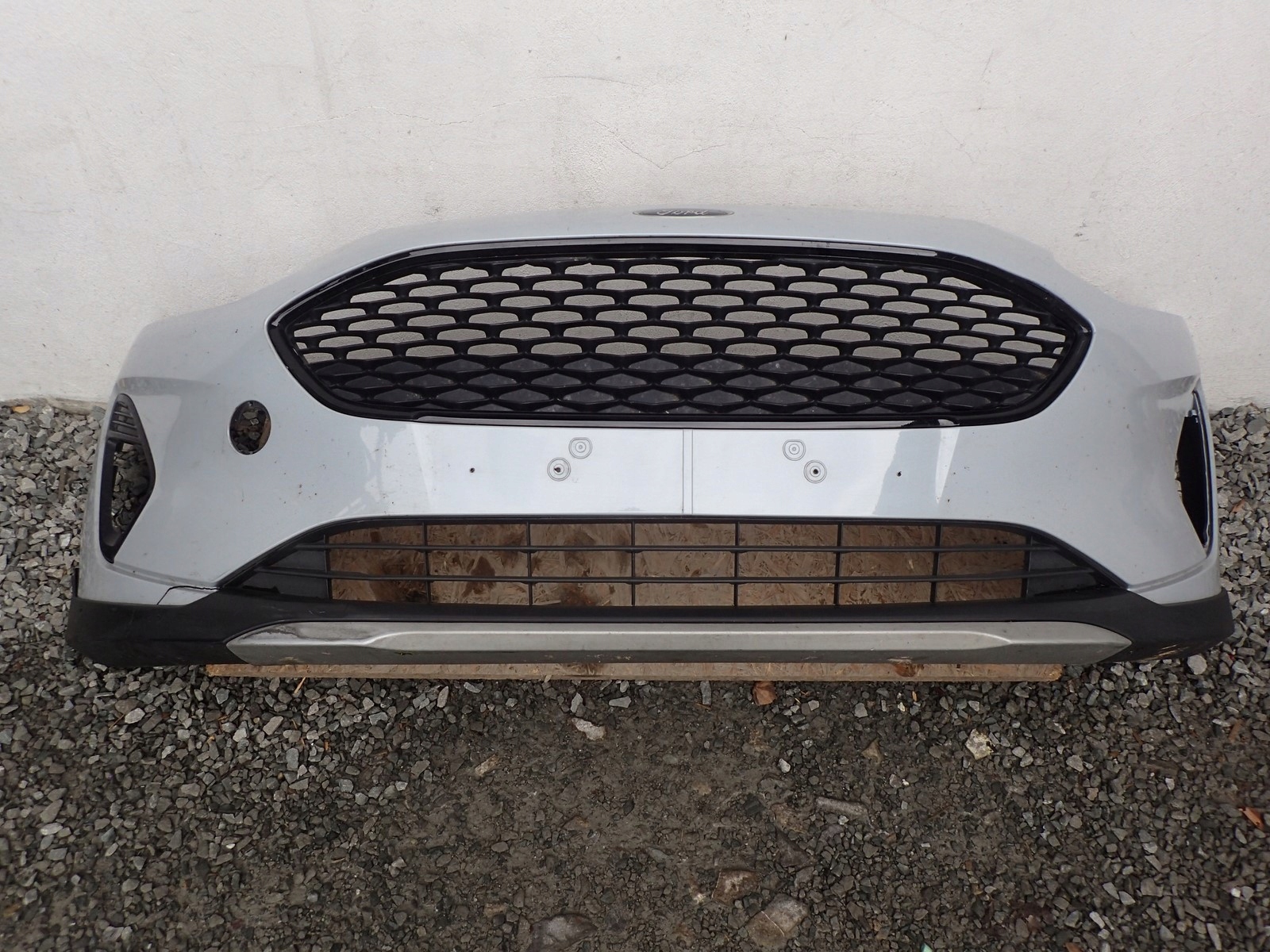 bumper front front FORD FIESTA MK8 VIII ACTIVE