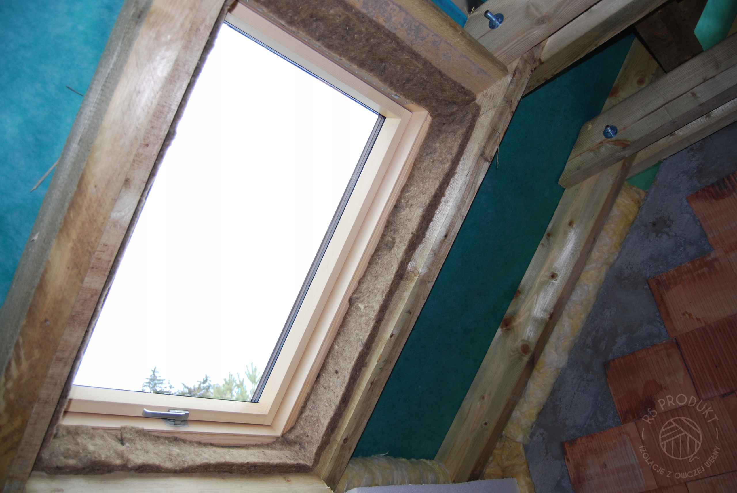WARM ROOF LIGHT Pakiet izolacji okna dachowego Grubość 150 mm