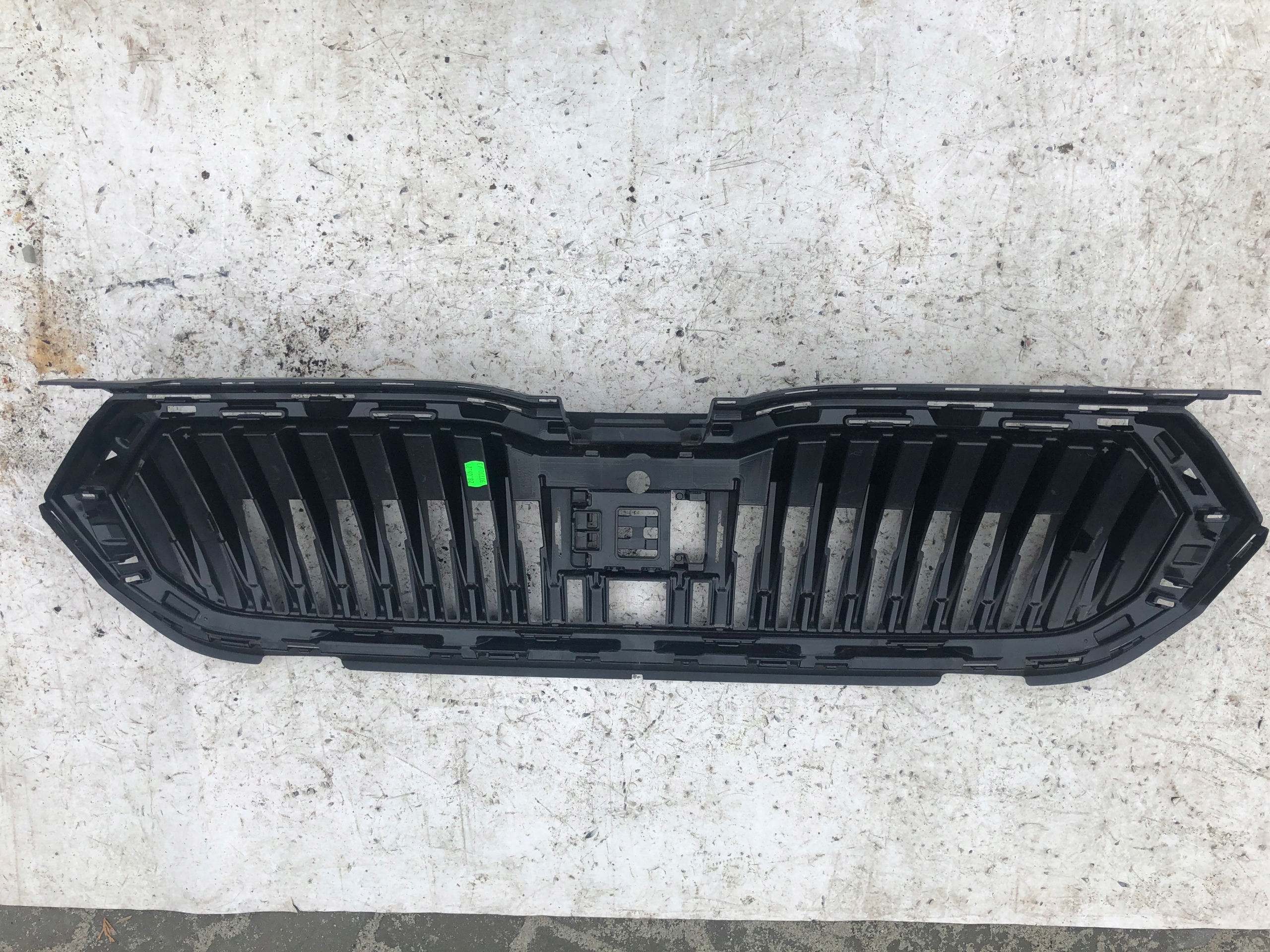 решетка радиатора SKODA FABIA IV 4