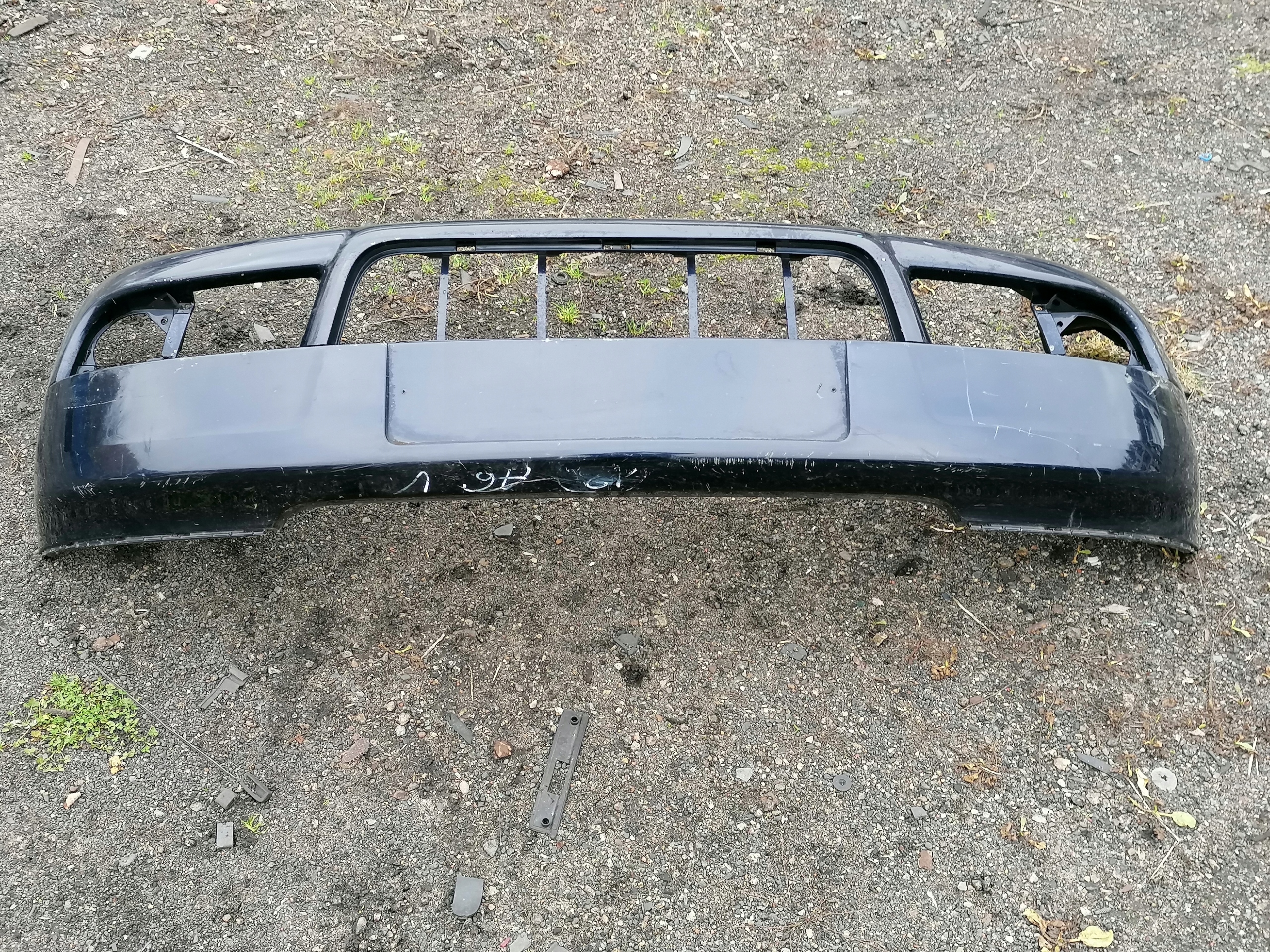 32 ZDERZAK PRZÓD PRZEDNI AUDI A6 C5 4B0807111 BL