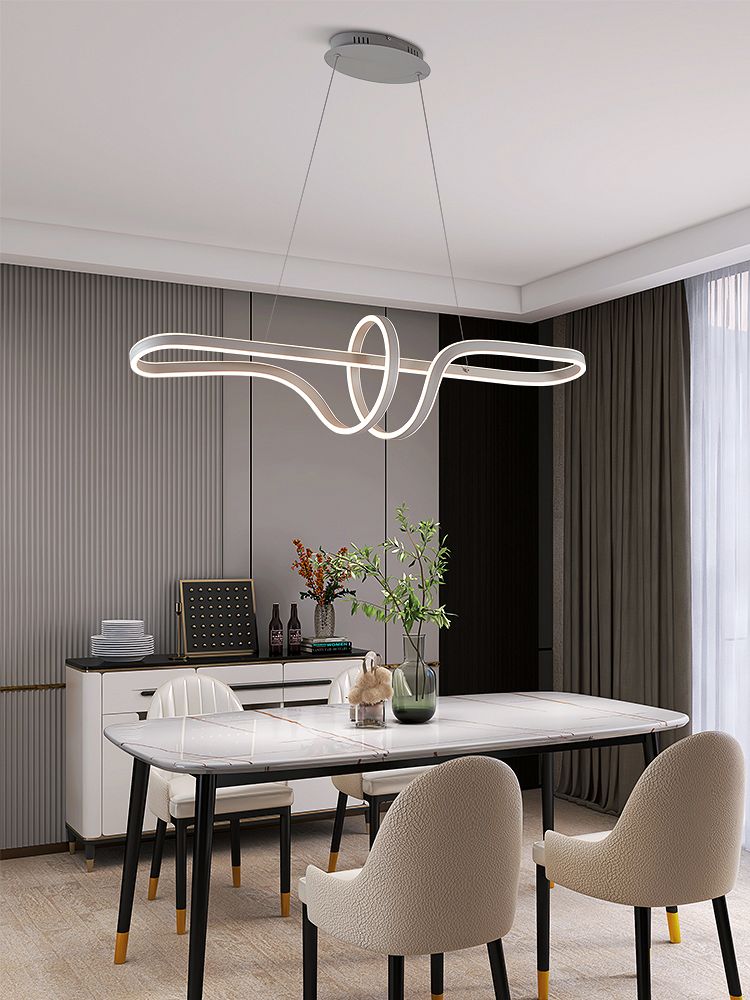 Designová lampa v industriálním stylu nad pohovku v obývacím pokoji Trevance Led