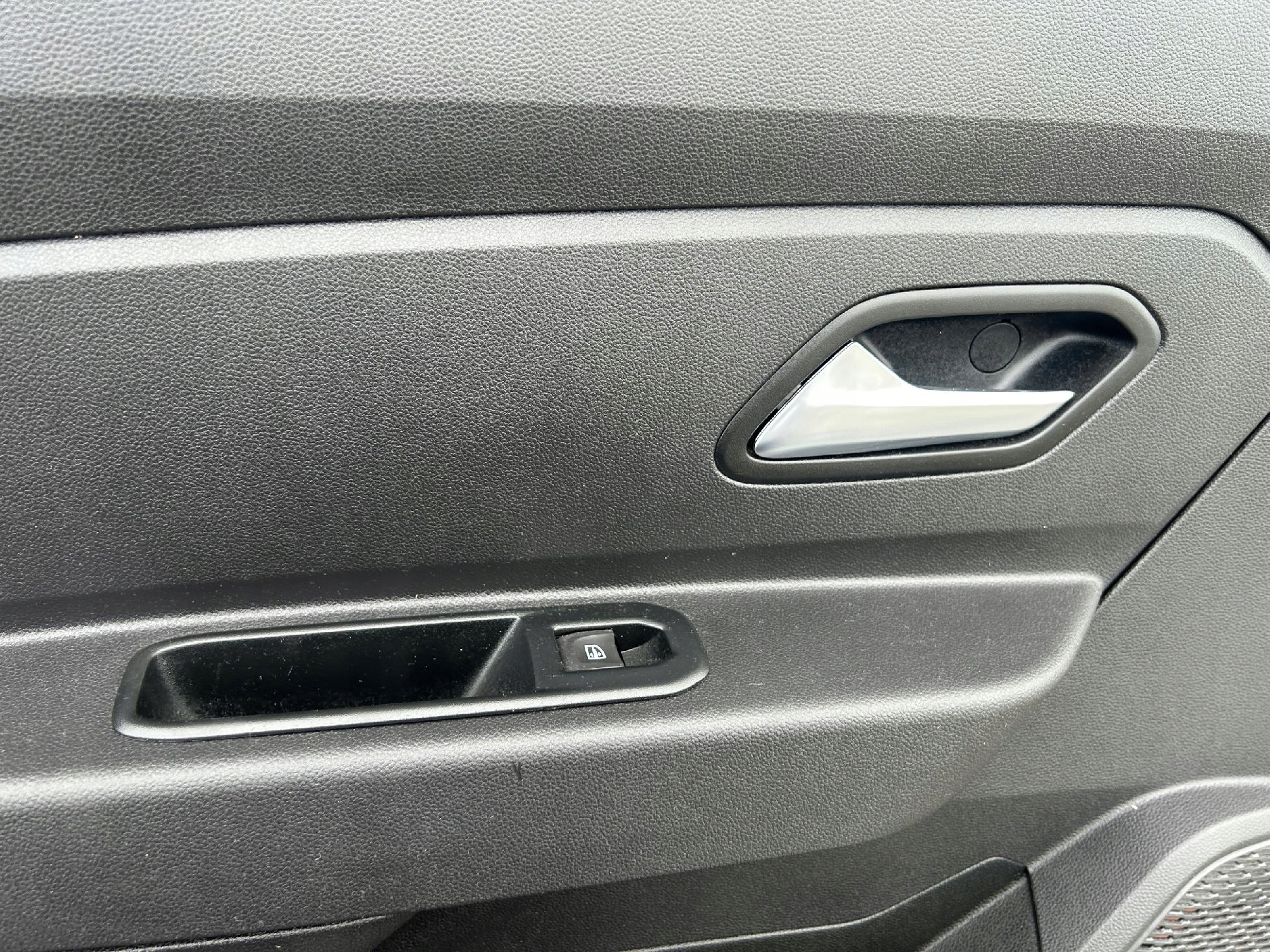 side door left rear part DACIA DUSTER II 17