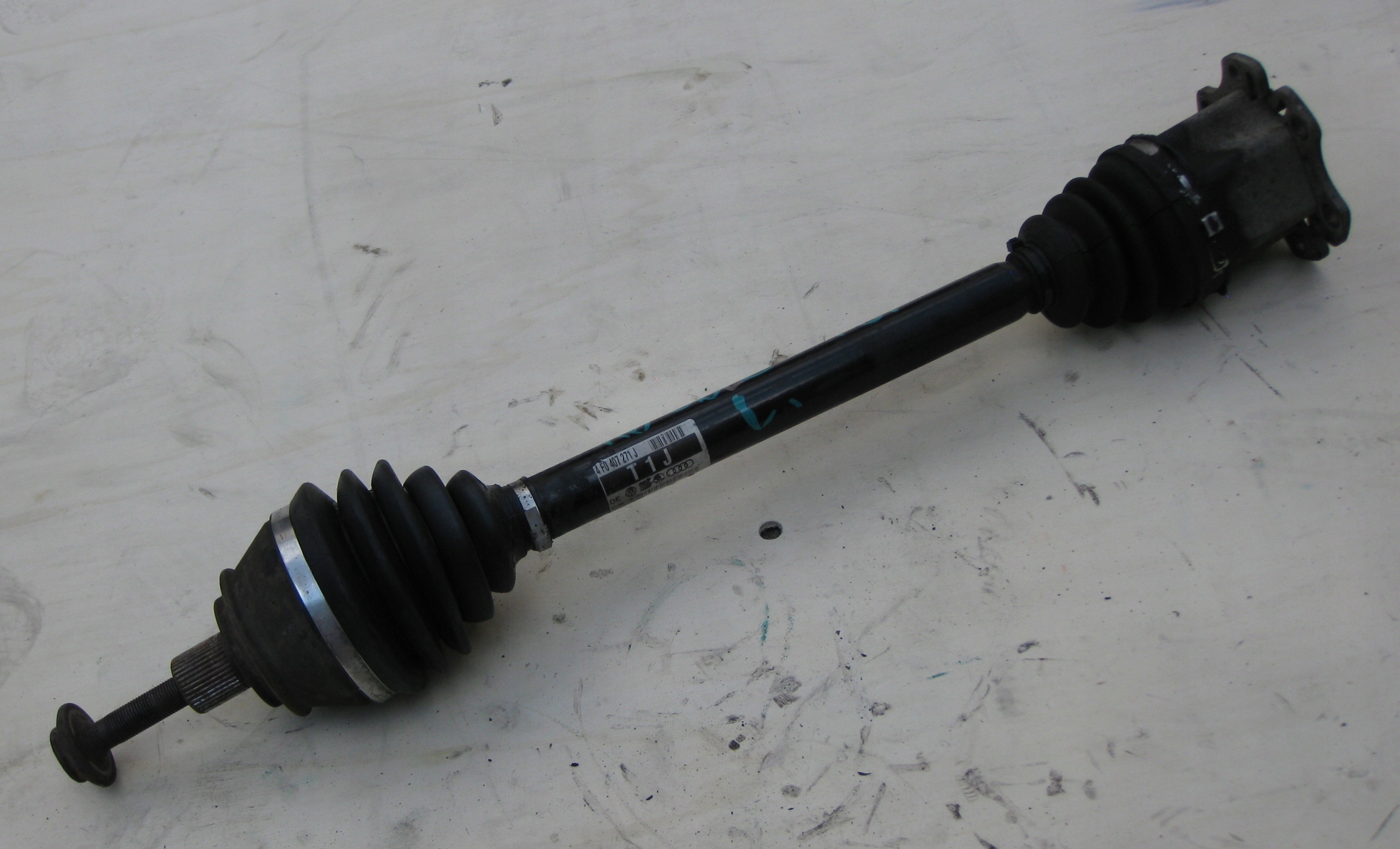 AUDI A6 C6 2.7 TDI 07R semi-axis left front 4F0407271J
