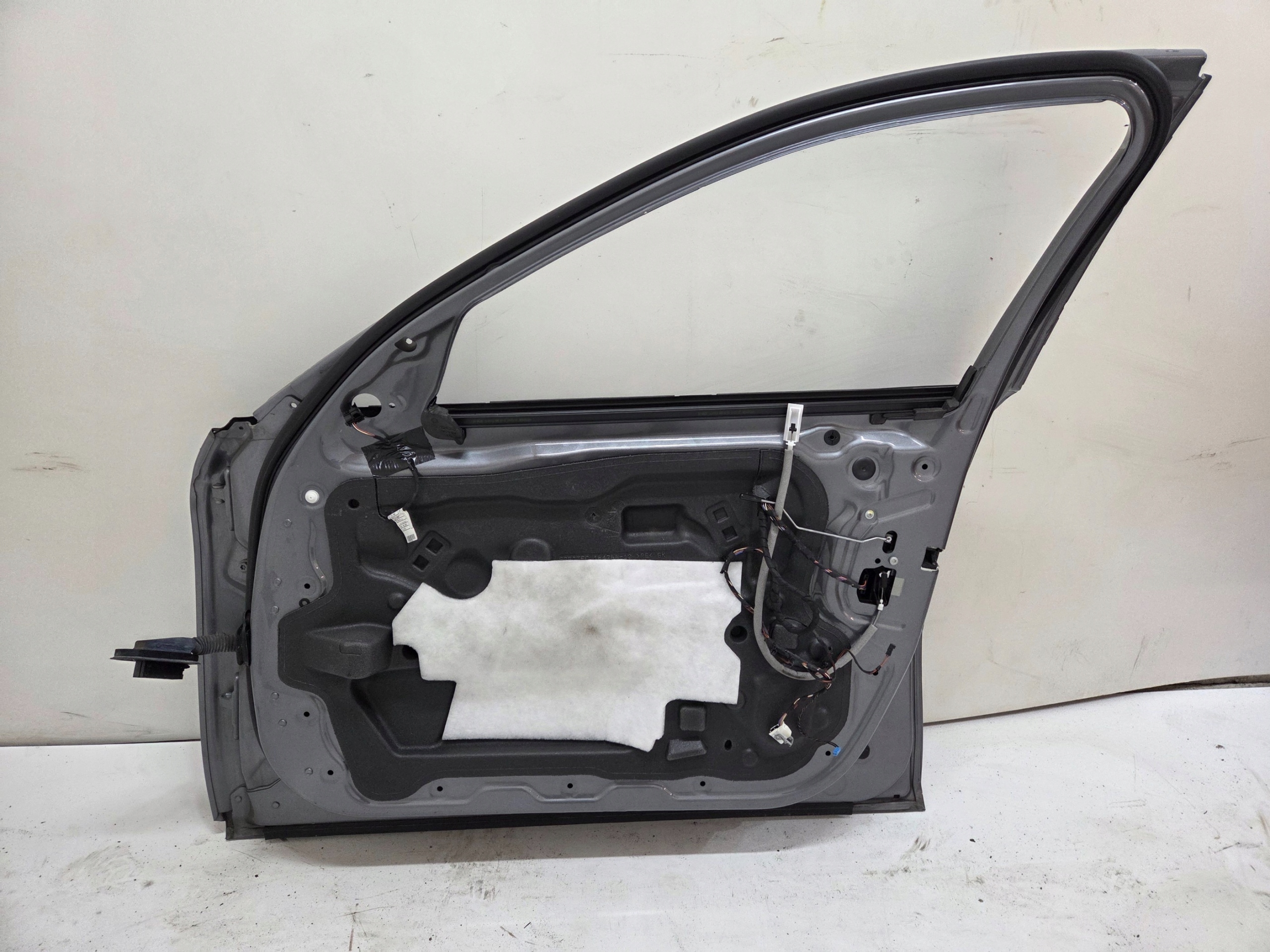 door right front BMW F10 A52