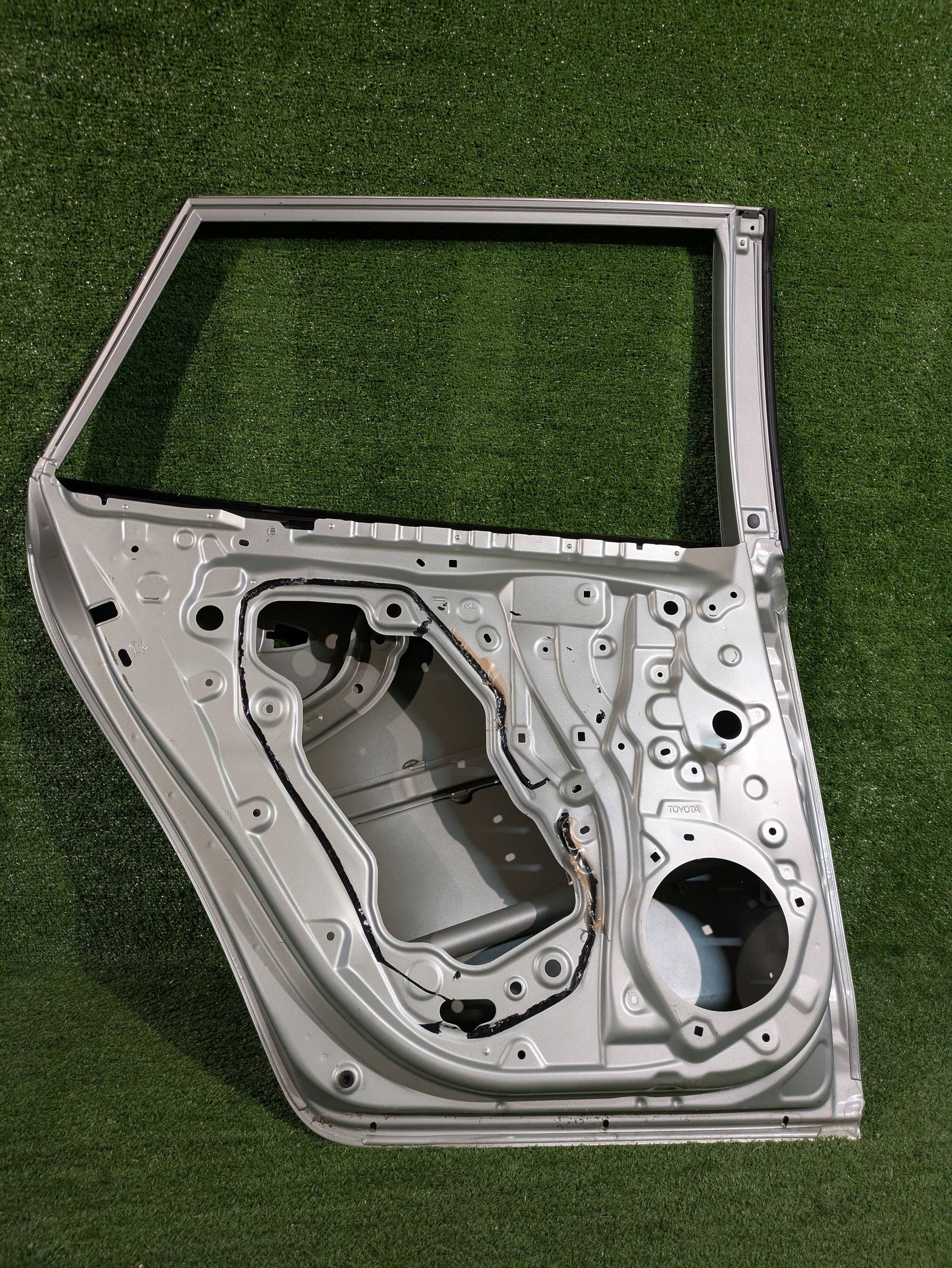 door rear. left left rear part TOYOTA COROLLA E21 KOMBI NR.4601