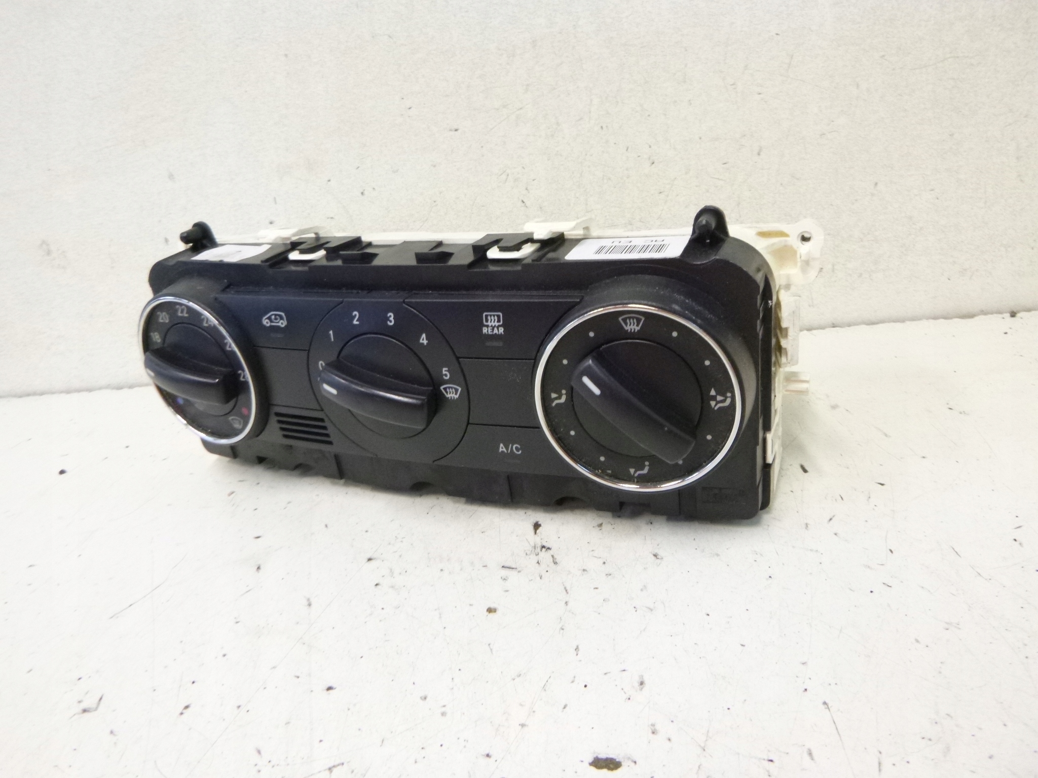 BOUTON UNITE COMMANDE CLIMA MERCEDES W169 2009R.
