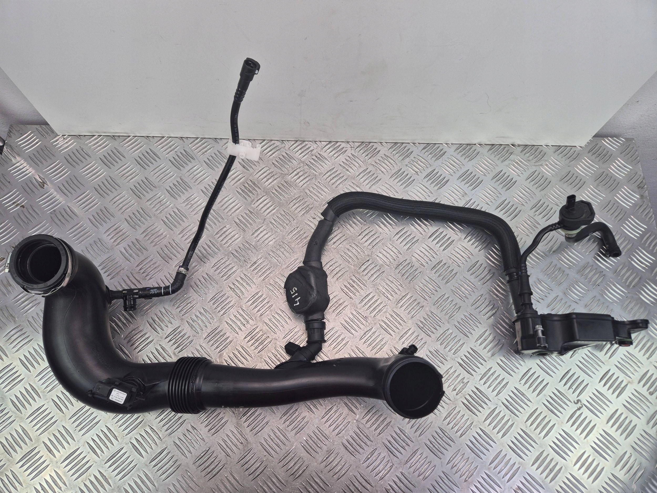 Mercedes E200 CGI W212 pipe air hose A2740904800