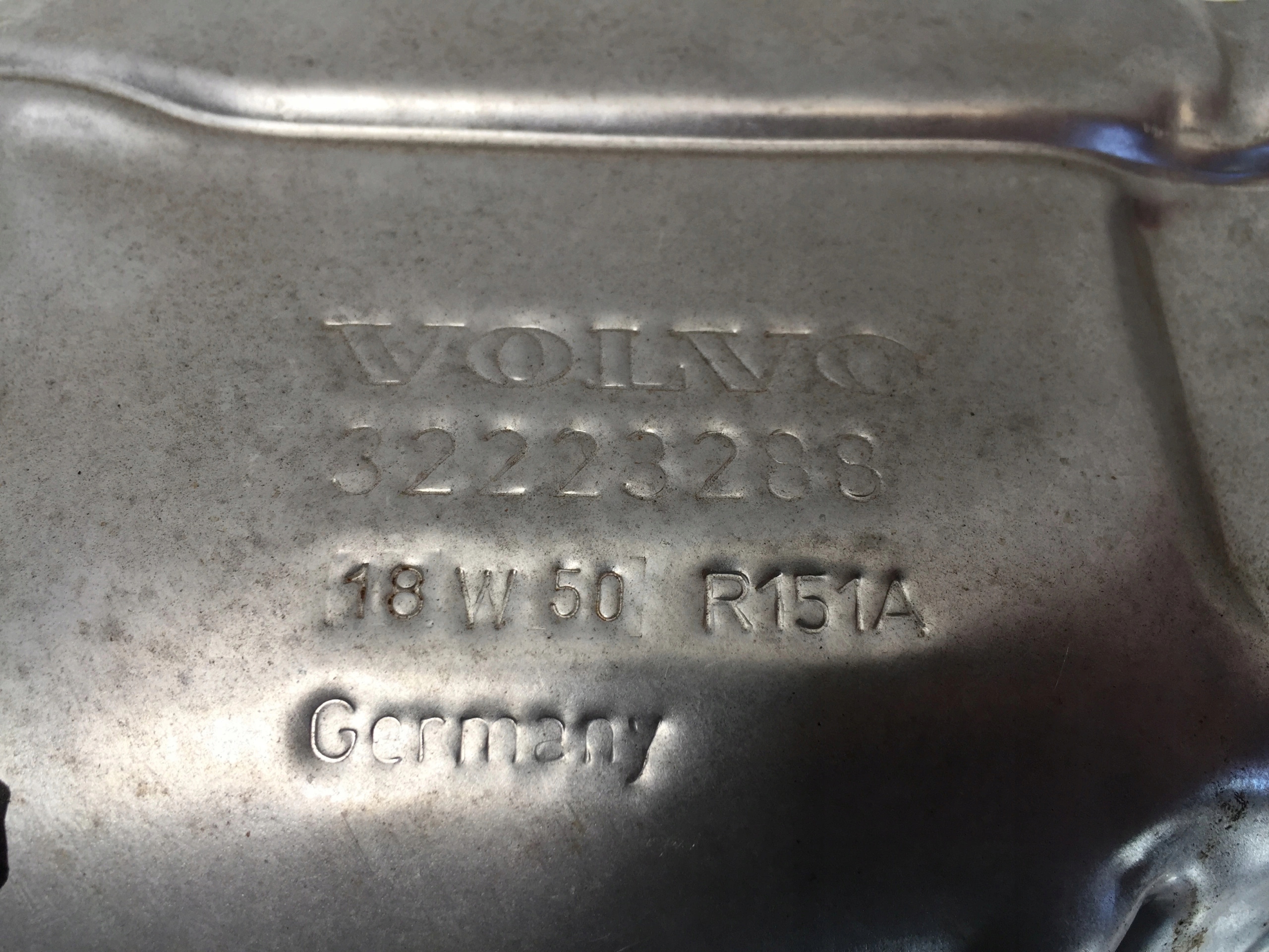 VOLVO XC40 2 0 BENZYNA OSLONA TERMICZNA 32223288 Car type 4x4 SUV
