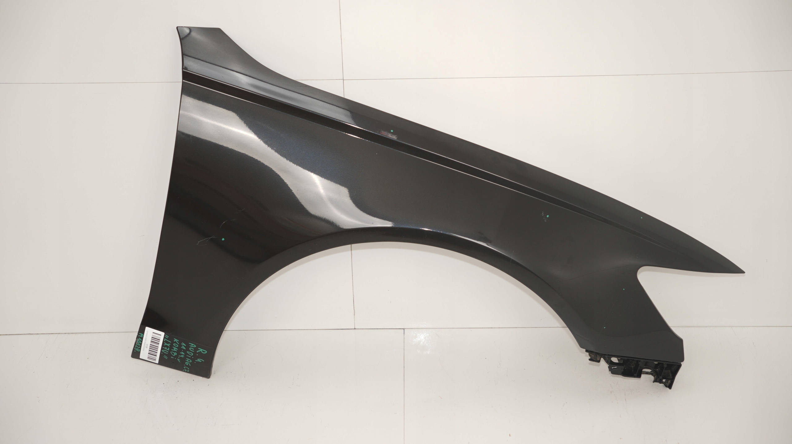 BŁOTNIK PRAWY PRZÓD AUDI A6 C7 11-14R LX7U