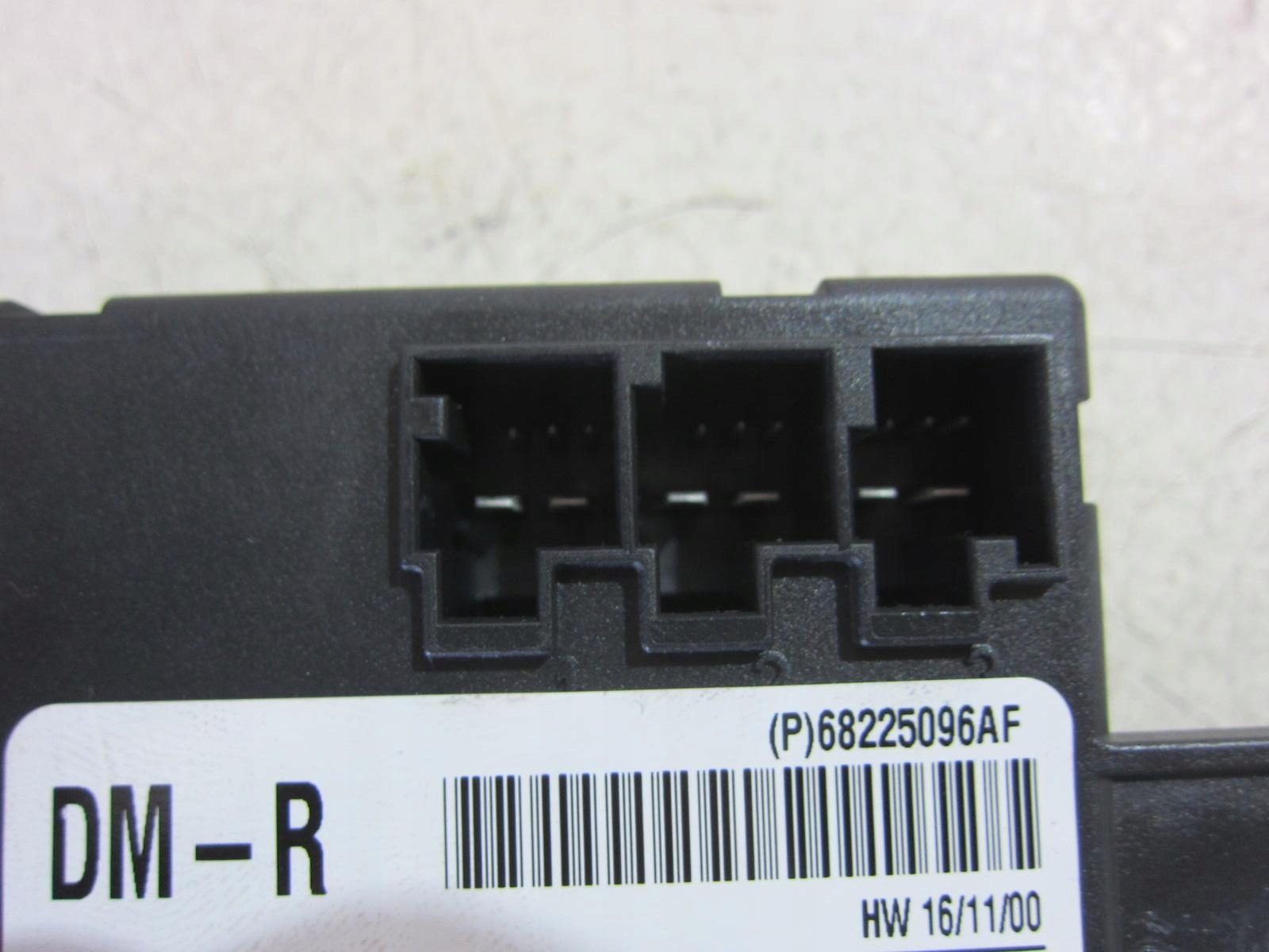 CHRYSLER PACIFICA 2017 module door 68225096