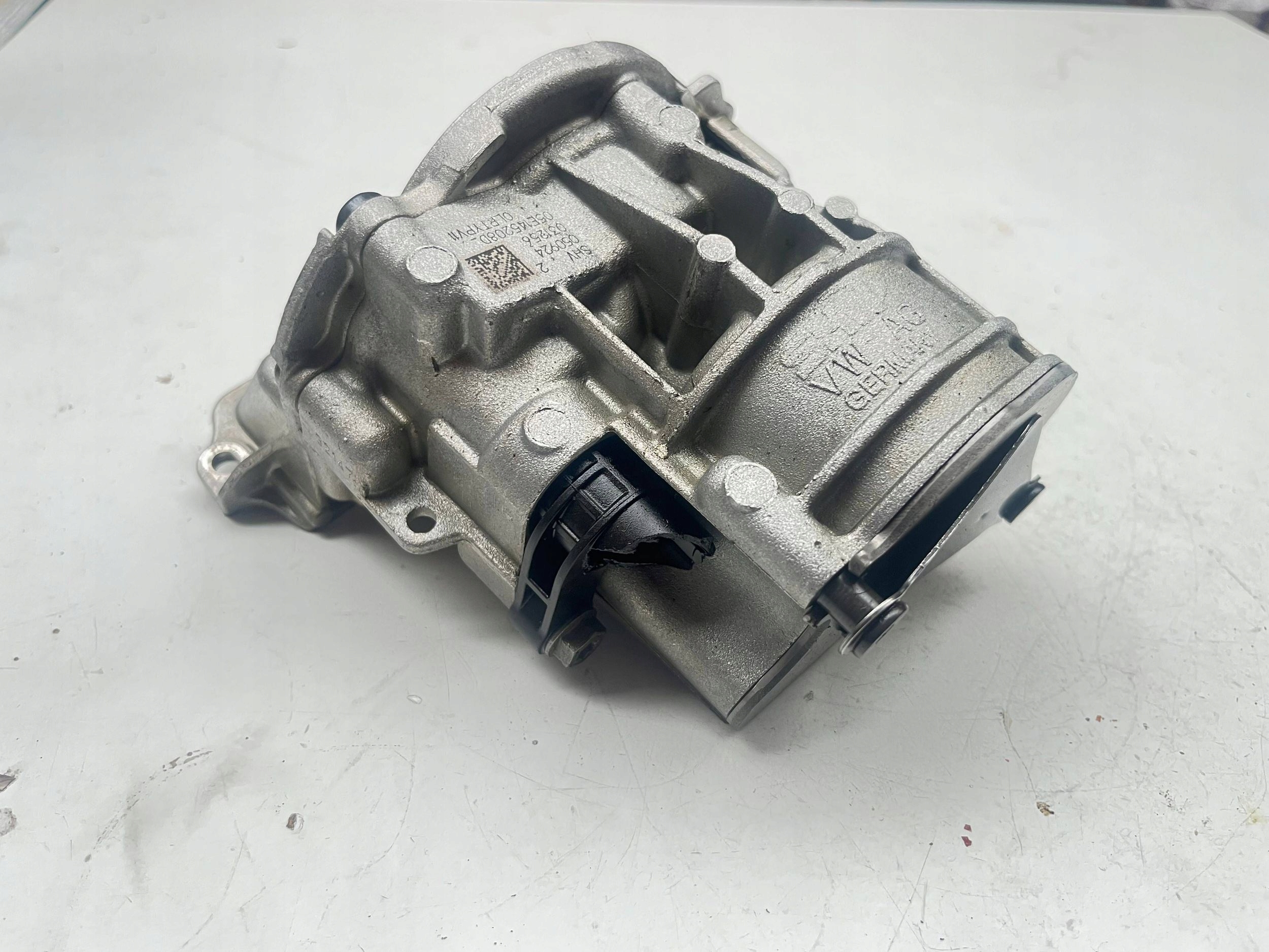 VW TOURAN III Pumpa olaj 05E145208D !J