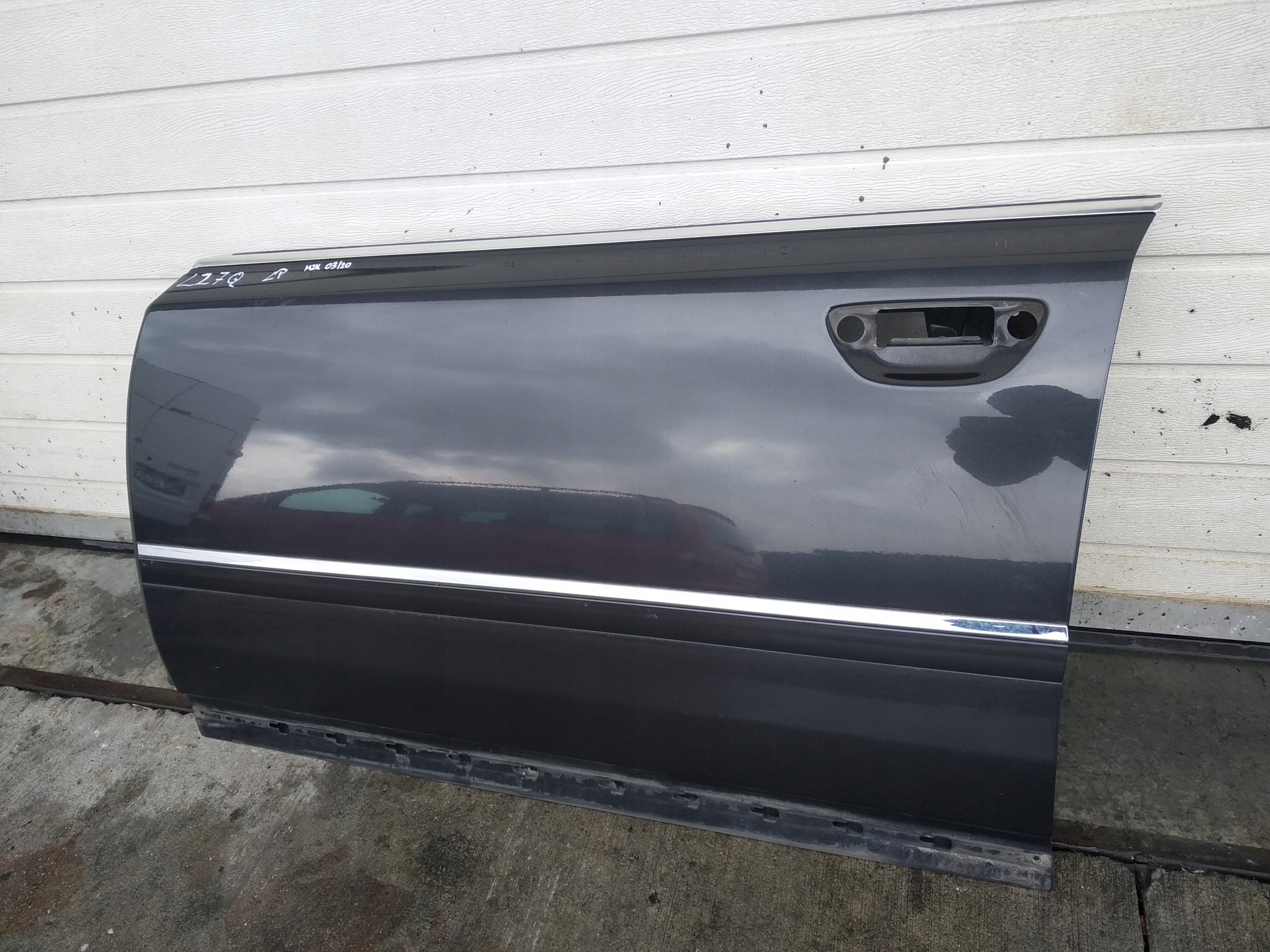 Двери левый перед Audi A8 D3 Lz7q