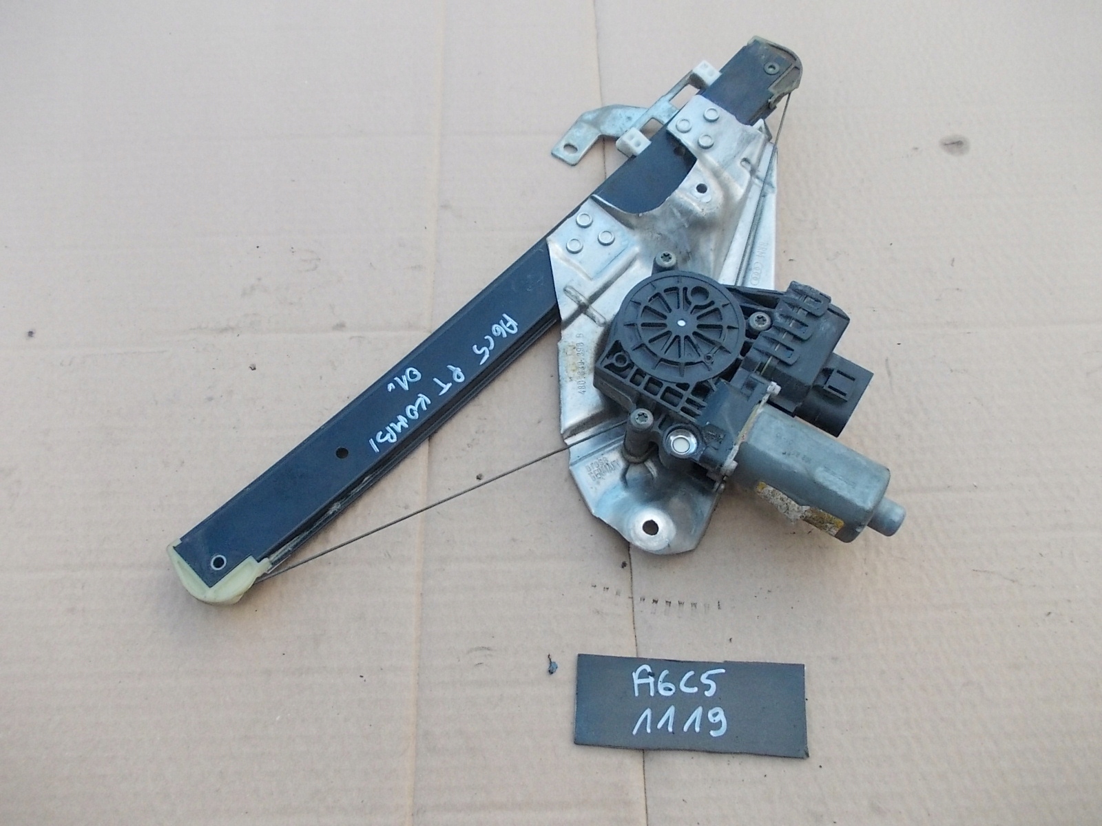 MECHANIZM SZYBY TYLNEJ prawy AUDI A6 C5 SEDAN KOMBI