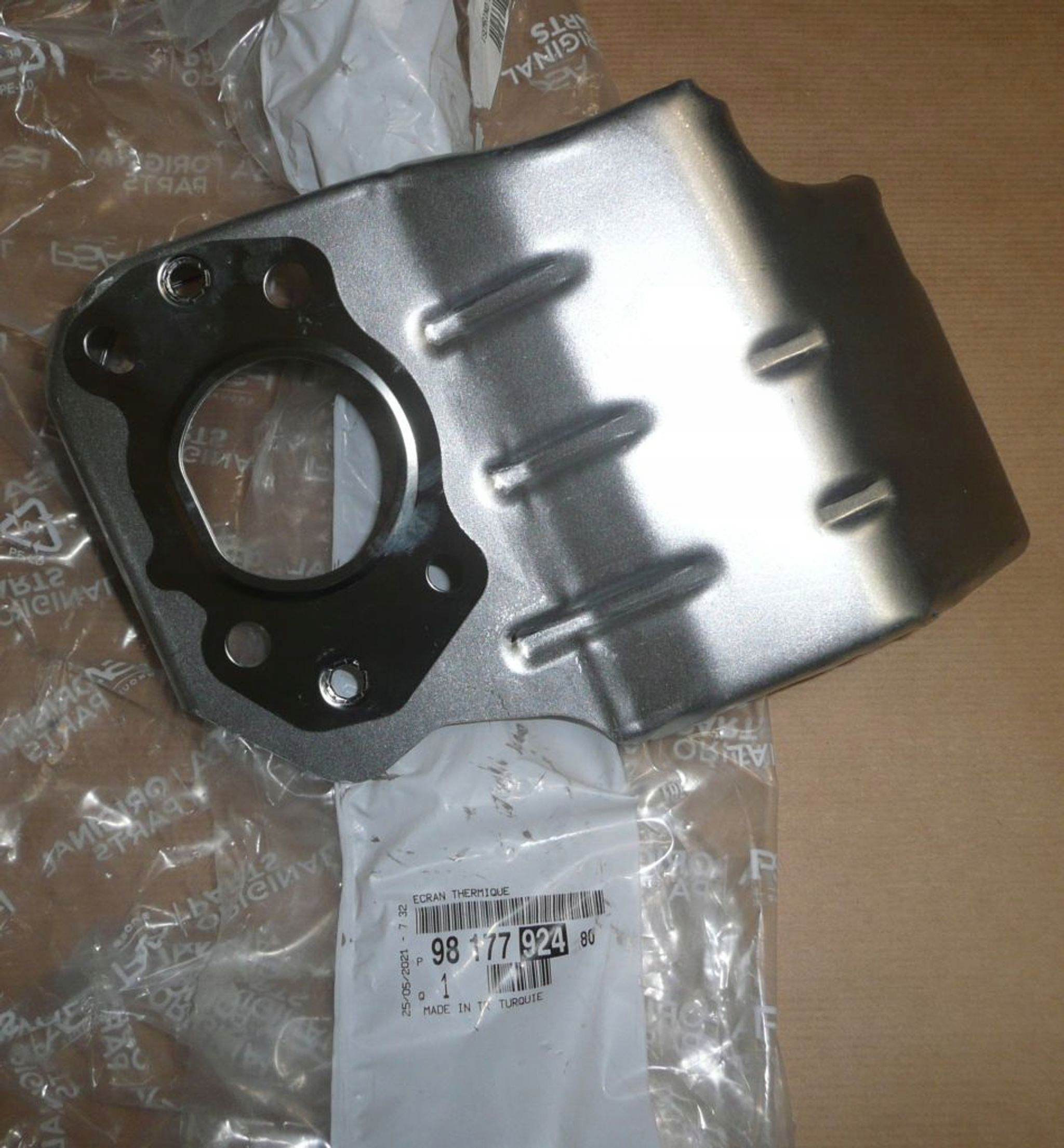 Kryt TURBO.C3,P 208,308 1.2THP 9817792480