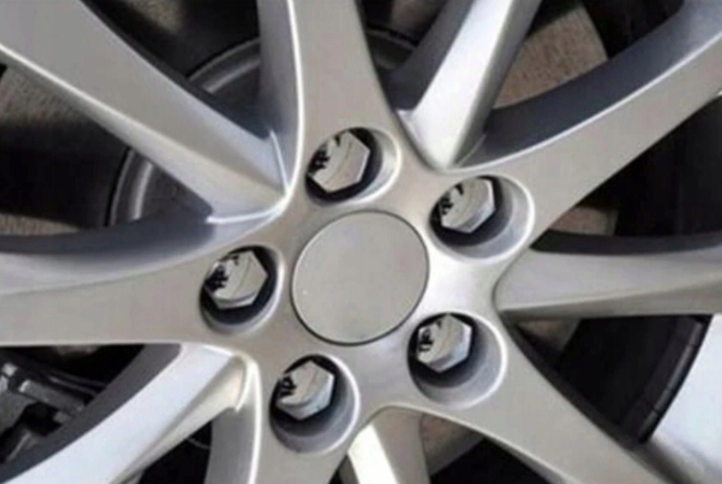 NASADKI NAKŁADKI NA ŚRUBY FELG 19 CHROMOWANE KPL Producent DTM