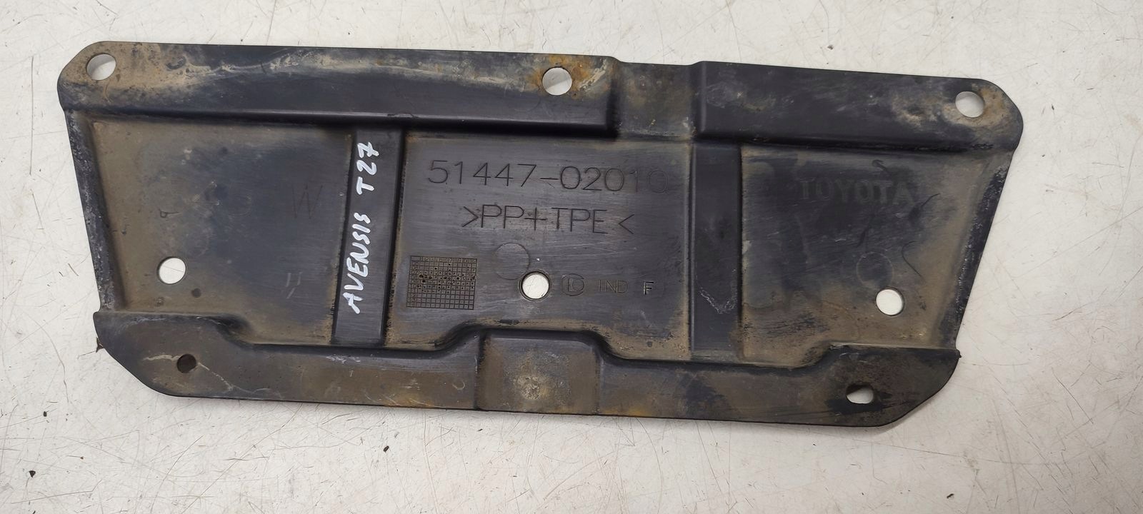 cover chassis Toyota Avensis T27