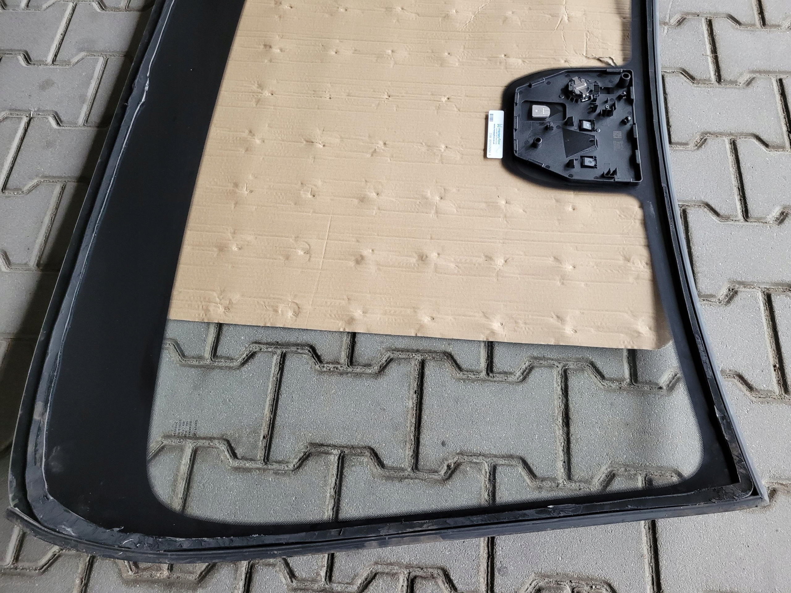 VETRO PARABREZZA Anteriore di ferro MG HS e