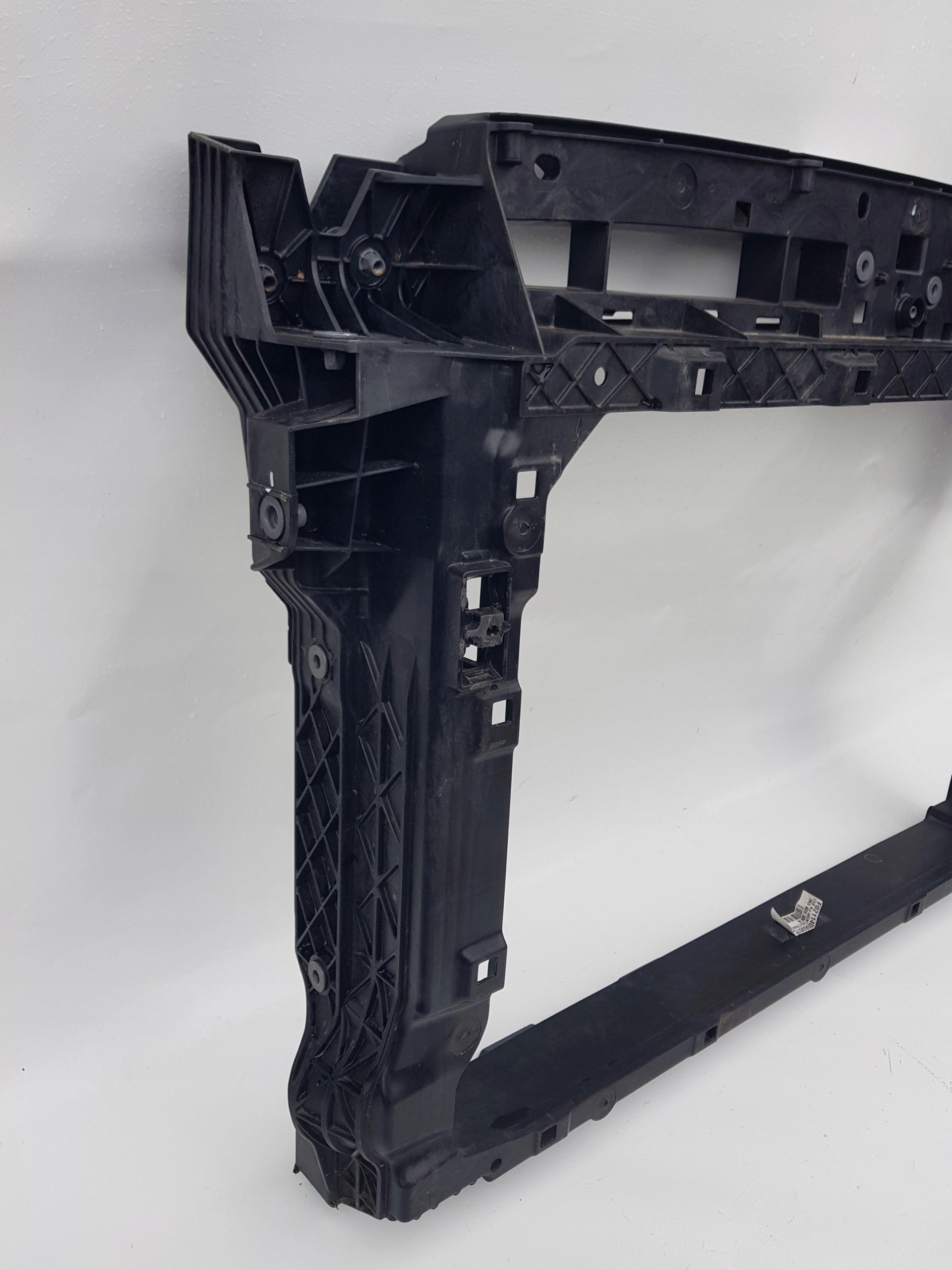 SKODA KODIAQ PAS PRZEDNI WZMOCNIENIE 565805588N Numer katalogowy części 565805588N