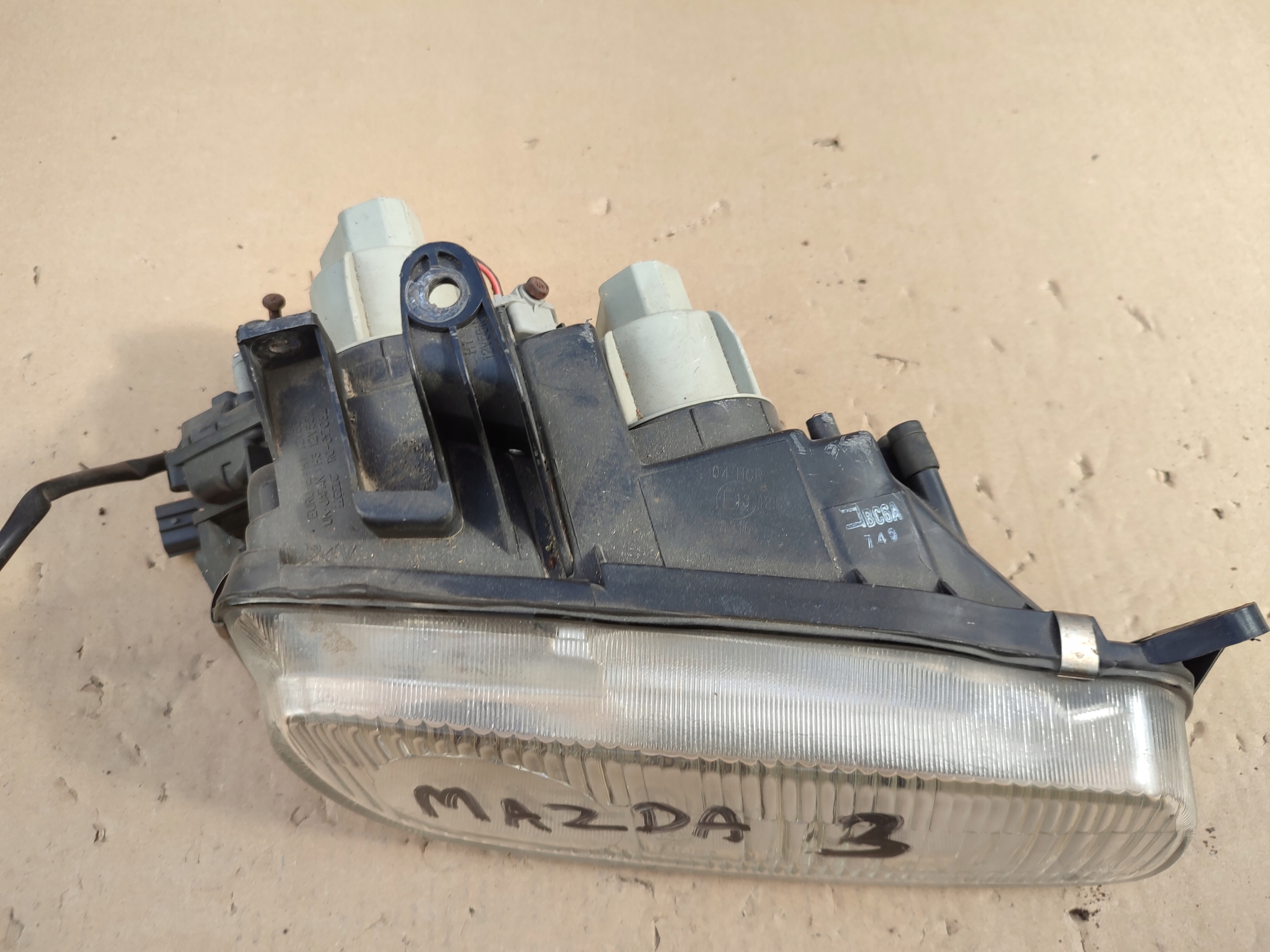 REFLEKTOR light right front right front MAZDA 323F