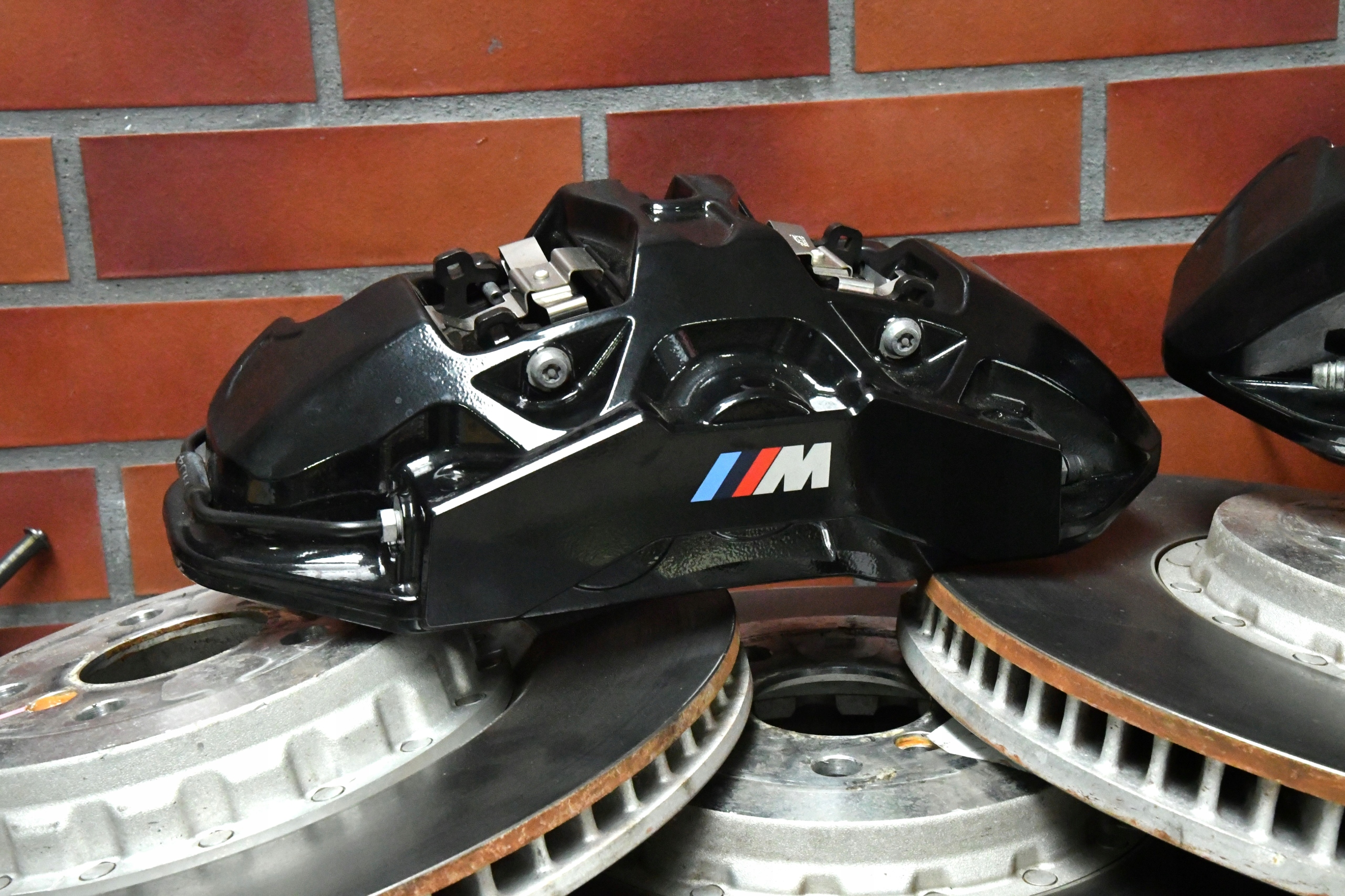 HAMULCE discs caliper BMW XM G09 m-packet 82km 420x40 black,