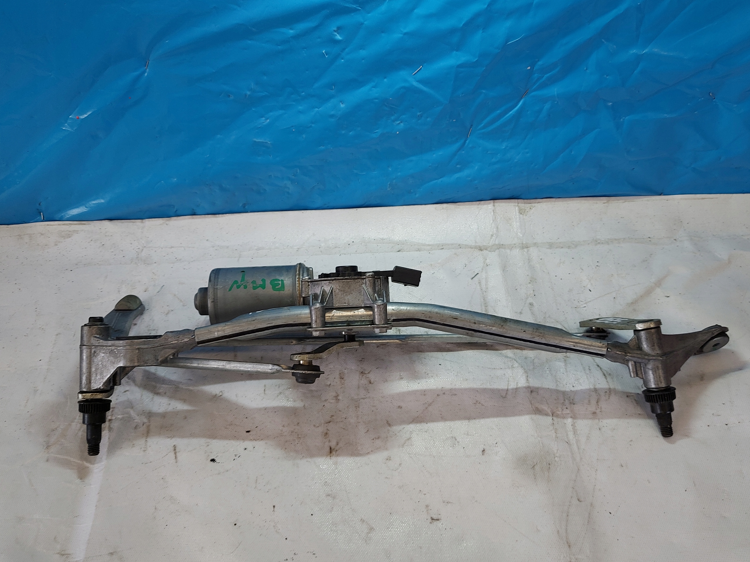 wiper mechanism BMW E91 7161711 front