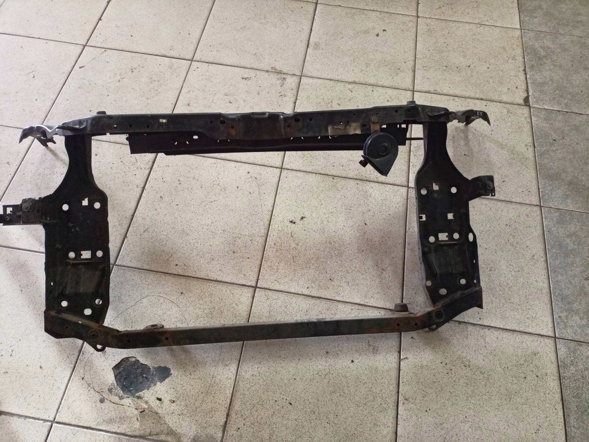 support panel for radiators pillar iron Nissan Qashqai J10 2008