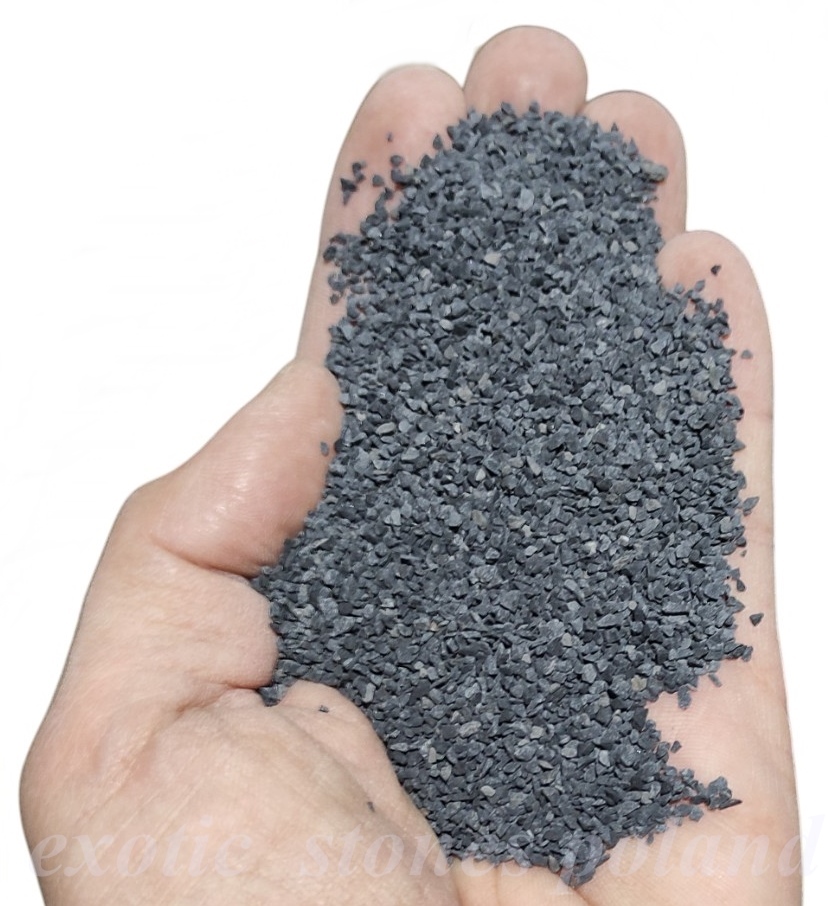 Černý písek, přírodní jemný písek, grafitová barva, průměr 1-2 mm, 24 kg