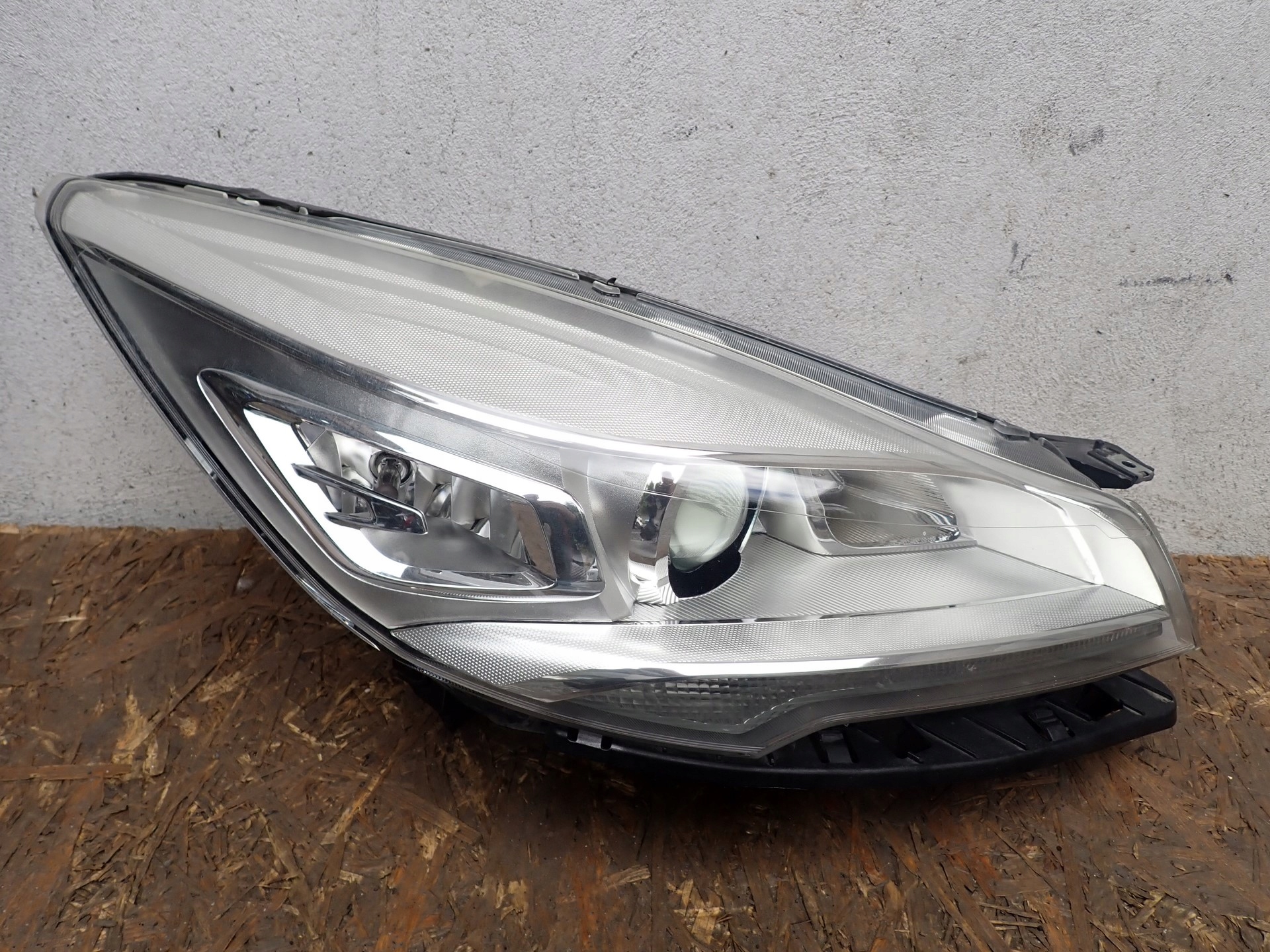light right REFLEKTOR right BI XENON FORD KUGA MK2 2013-2016R CV4413D154AG