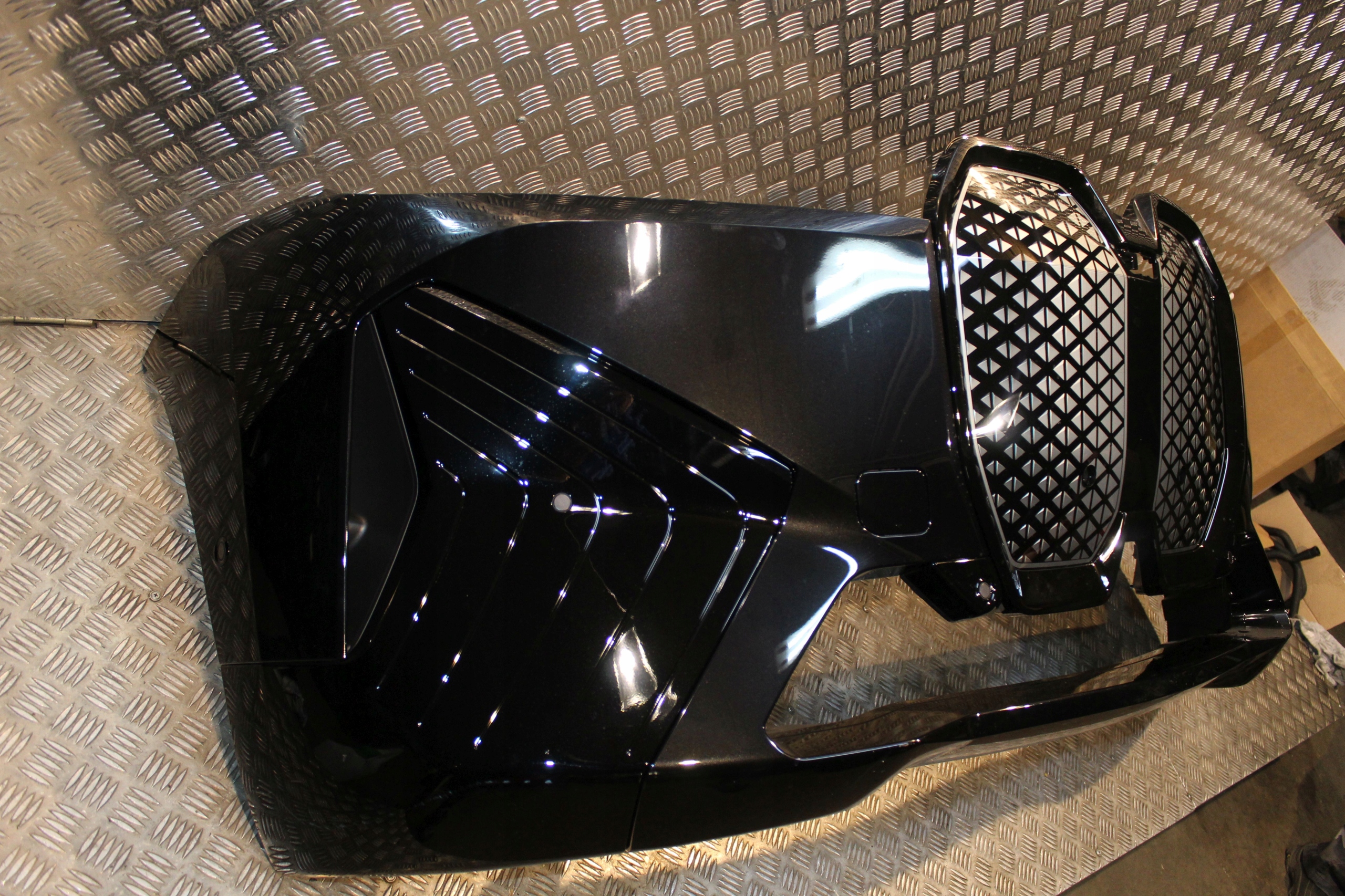 BMW iX i20 ZDERZAK PRZÓD MPAKIET PRZEDNI BLACK SAPPHIRE Numer katalogowy części 5A3AE00 BMW iX i20 ZDERZAK PRZÓD MPAKIET PRZEDNI BLACK SAPPHIRE