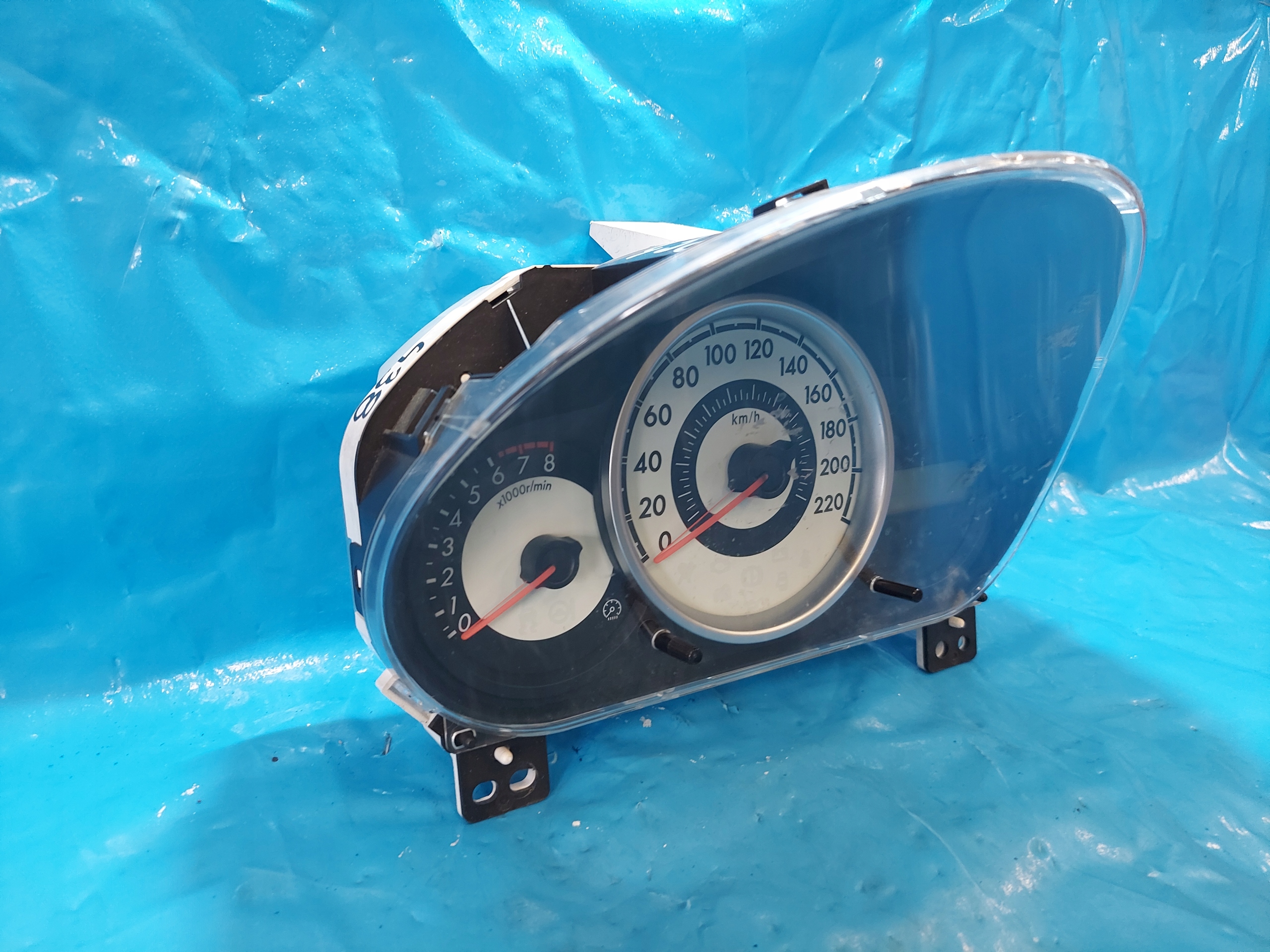 dials clock MAZDA 2 2018 r DF71C