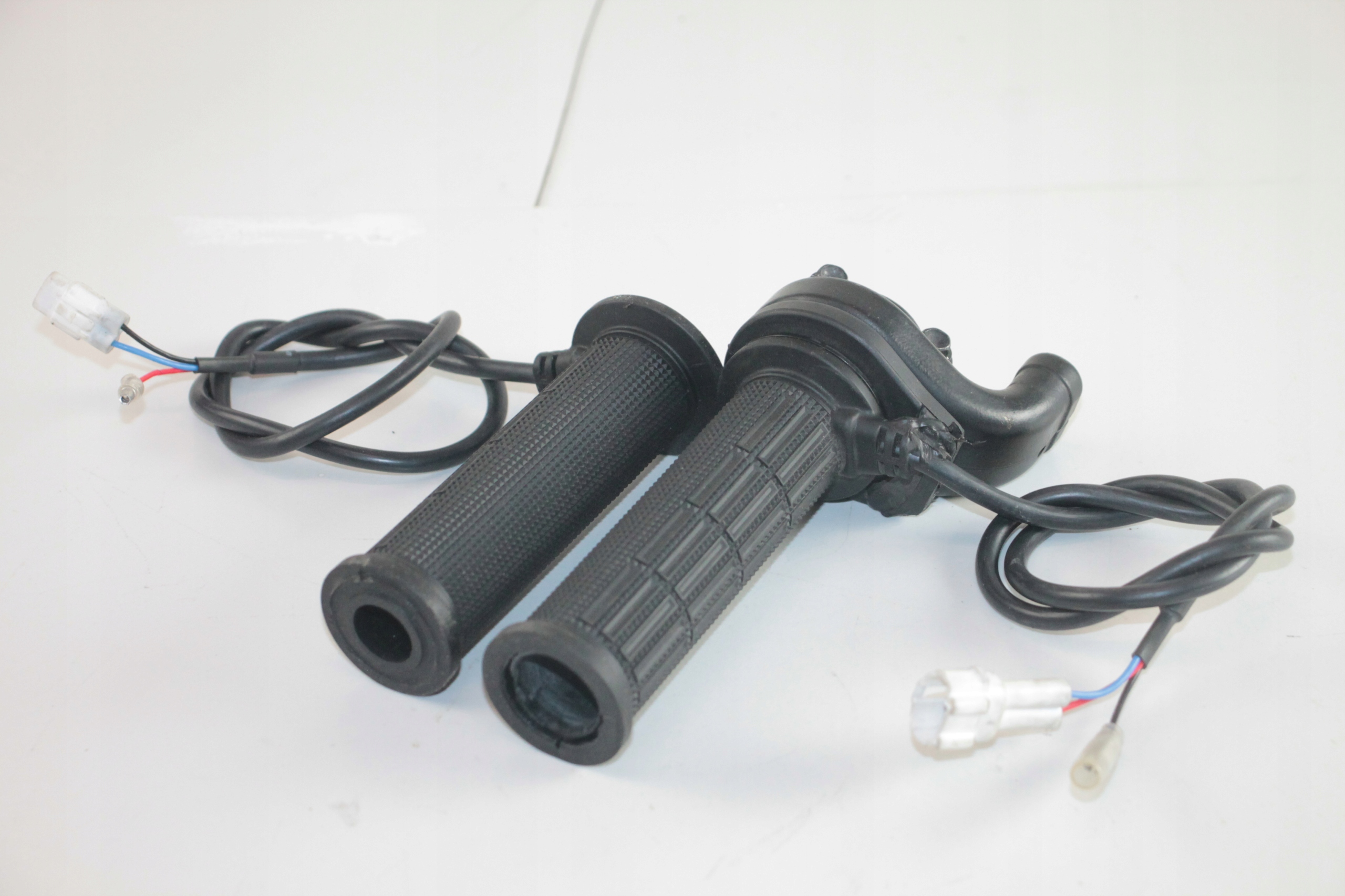 DUCATI MULTISTRADA 1200 S 10-15 MANETKI GRZANE MANETKA LEWA PRAWA ROLGAZ