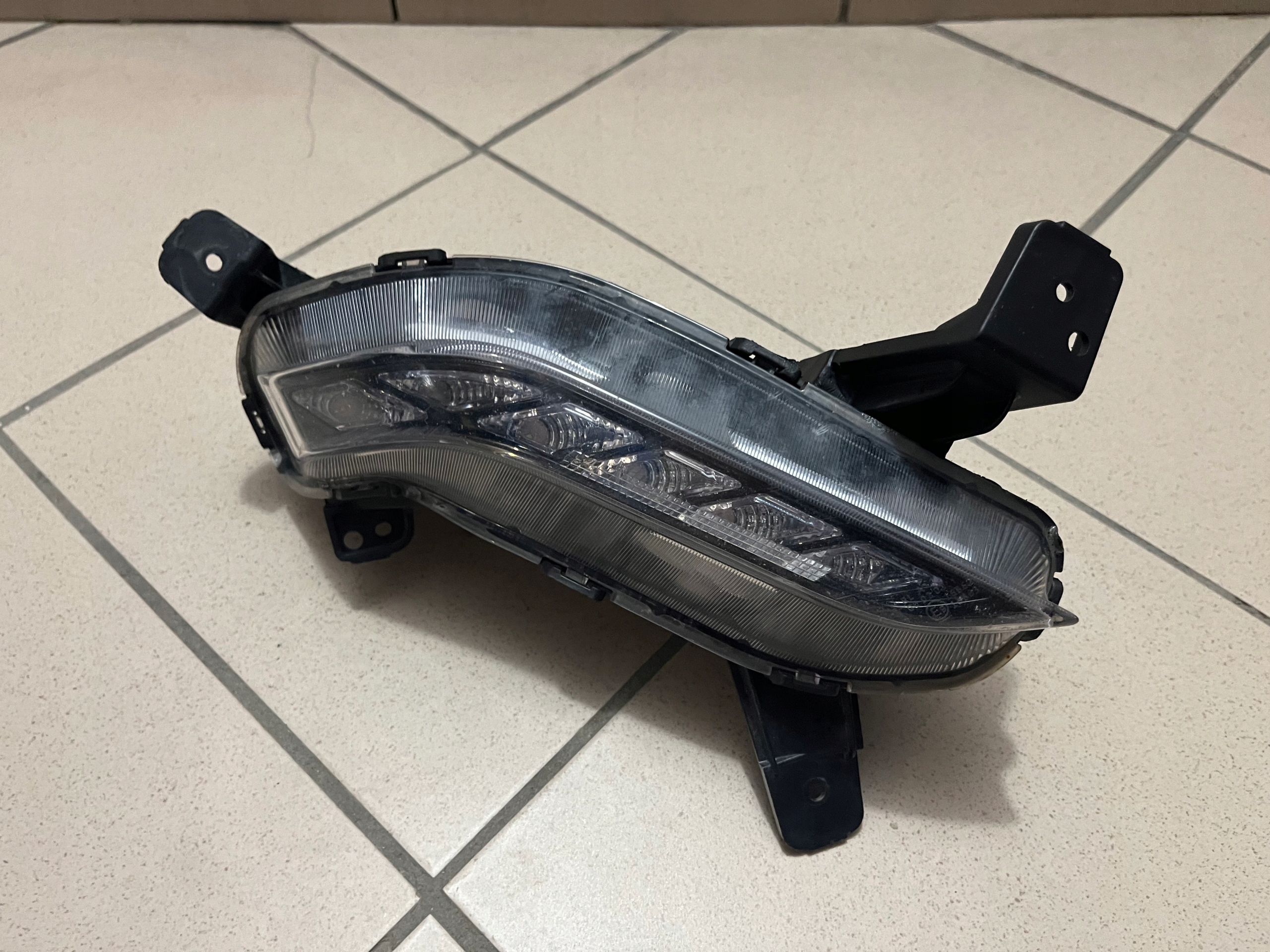 HYUNDAI I30 I-30 III 3 FASTBACK 17- LAMPA LED DRL HALOGEN PRAWY