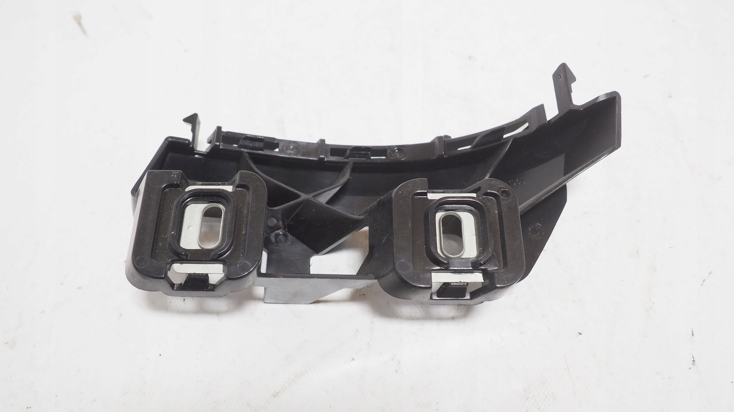 Mercedes C Klasa W205 bumper bracket left rear part A2058851965