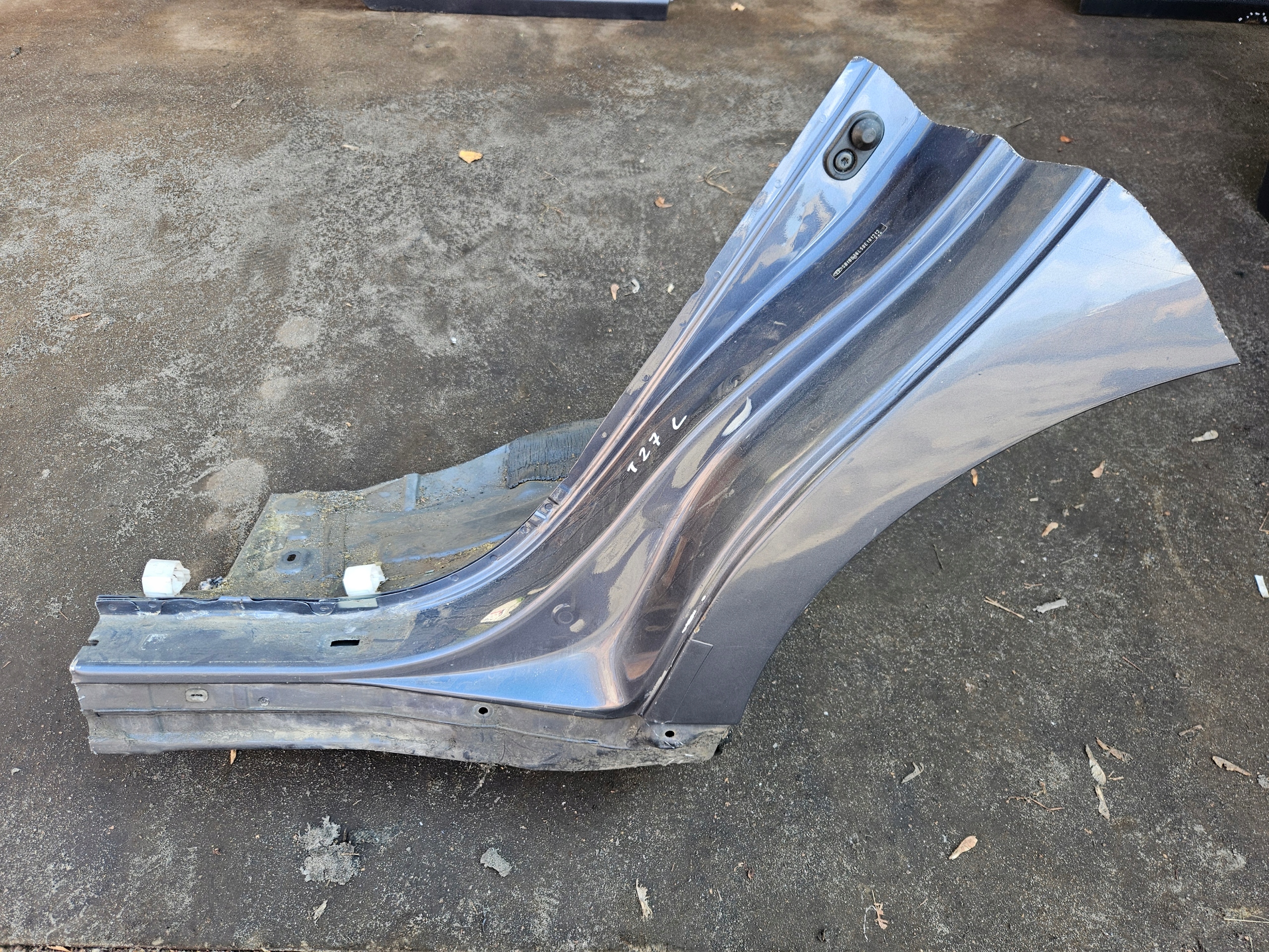 TOYOTA AVENSIS T27 09-17 REPERATURKA BŁOTNIKA LEWA