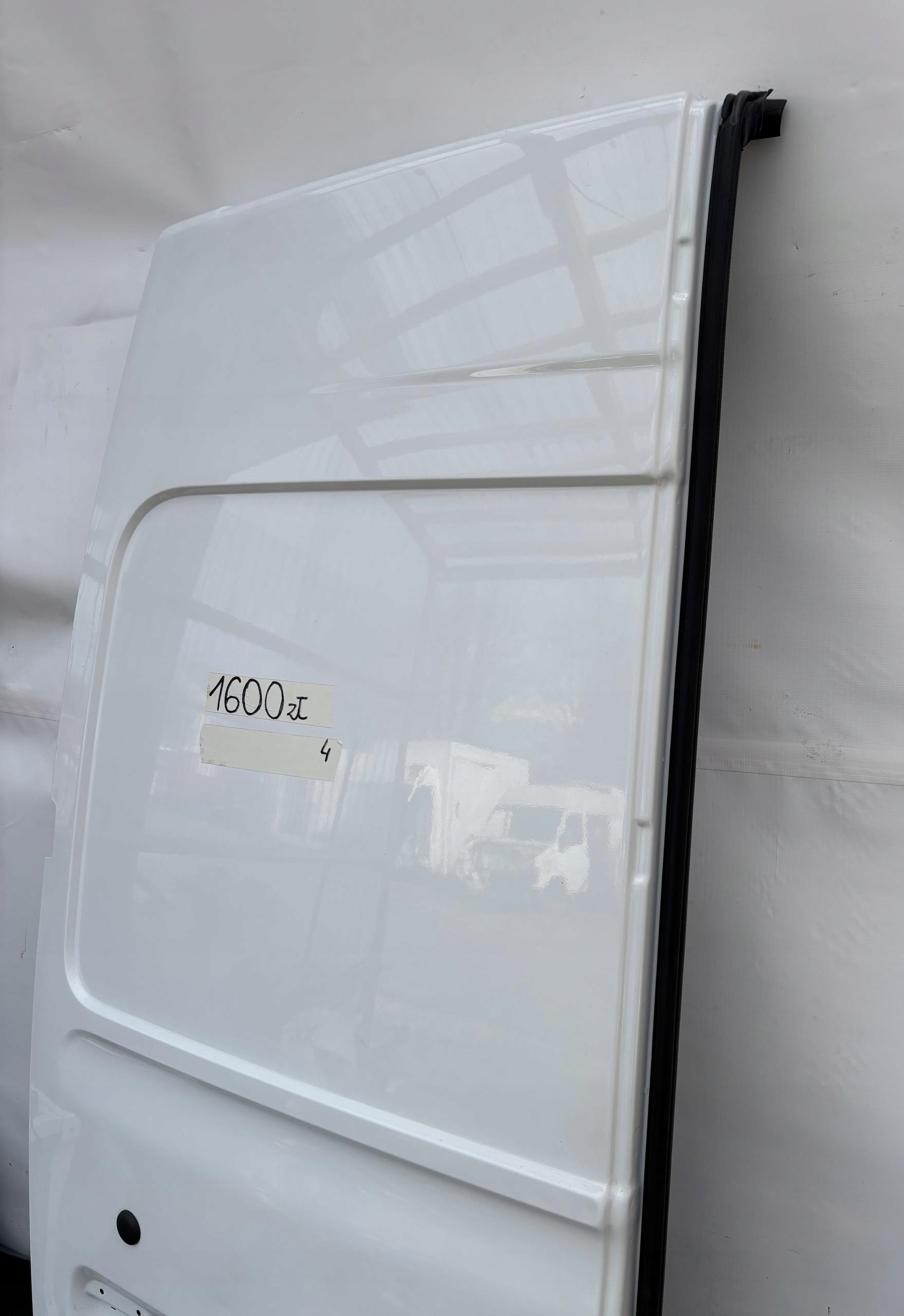 MASTER 3 4 MOVANO NV400 10- door rear. rear part left BIALE ORYGINALNE