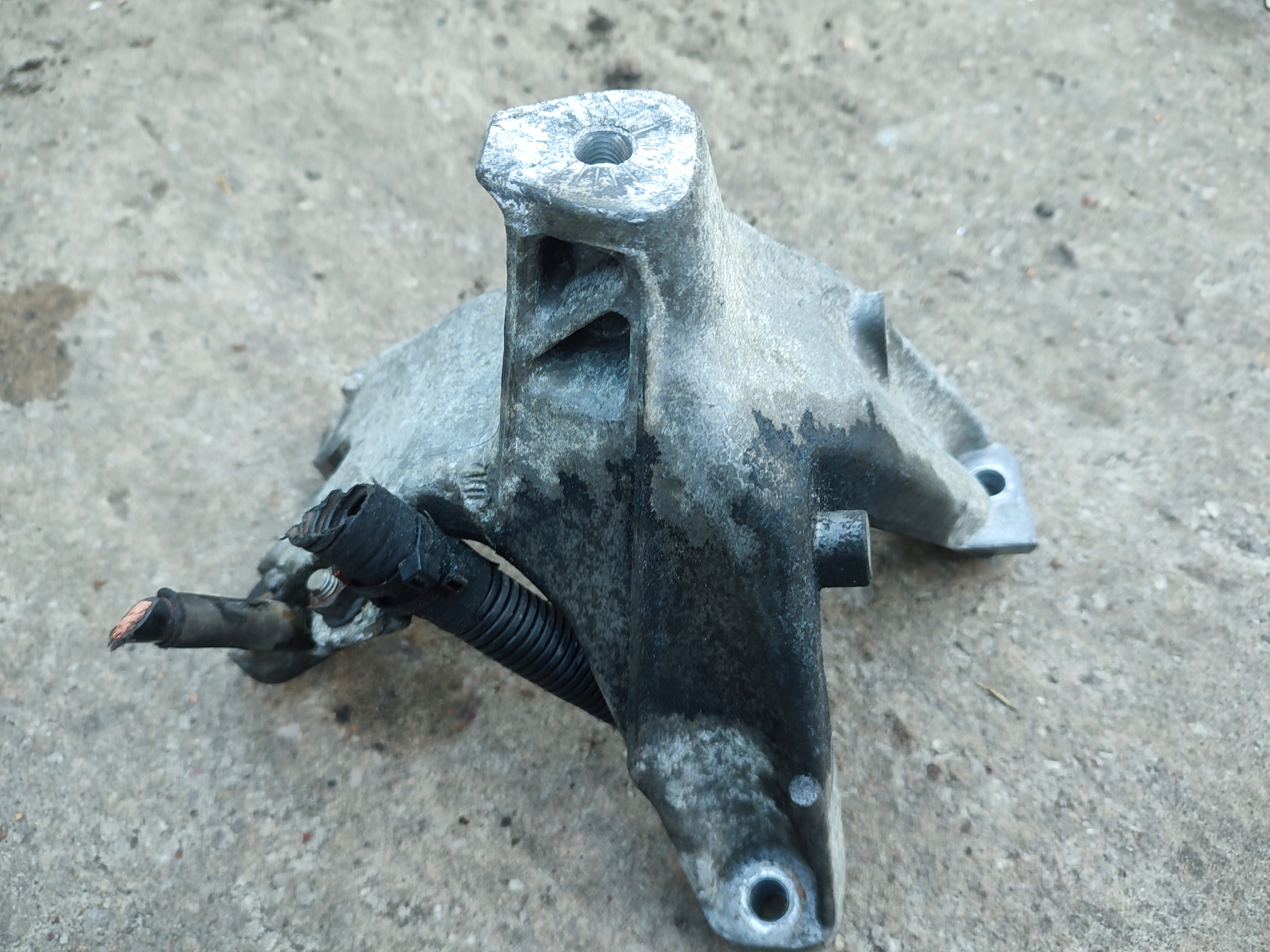 engine mount Audi A4 B8 2.0 TDI 8K0993083