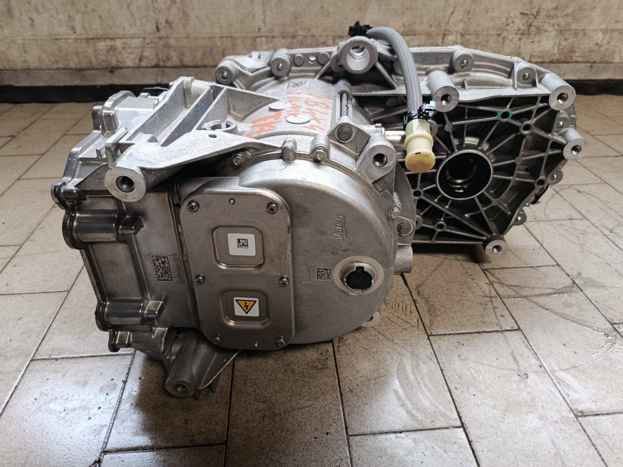 engine electrical rear part Dacia Bigster 4X4 E2D09260 290126755R as new!