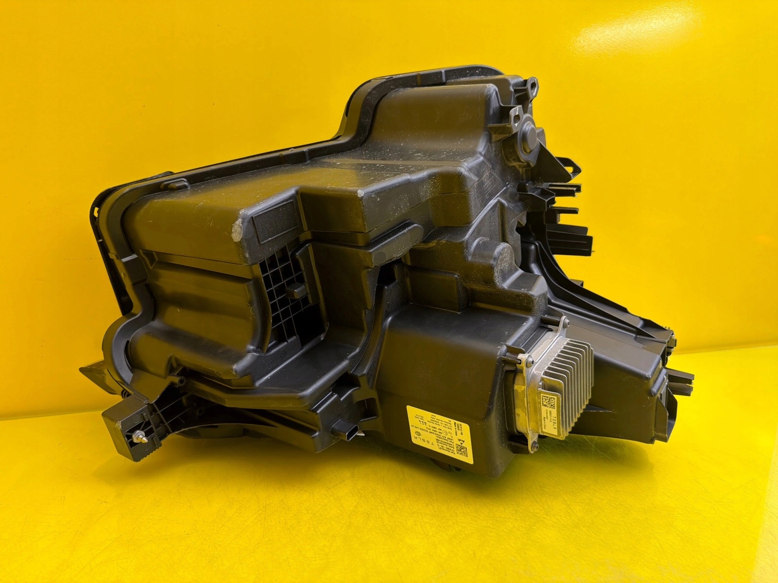 feu gauche avant Tesla Model Y 2024- Full Led 1918350-00-D