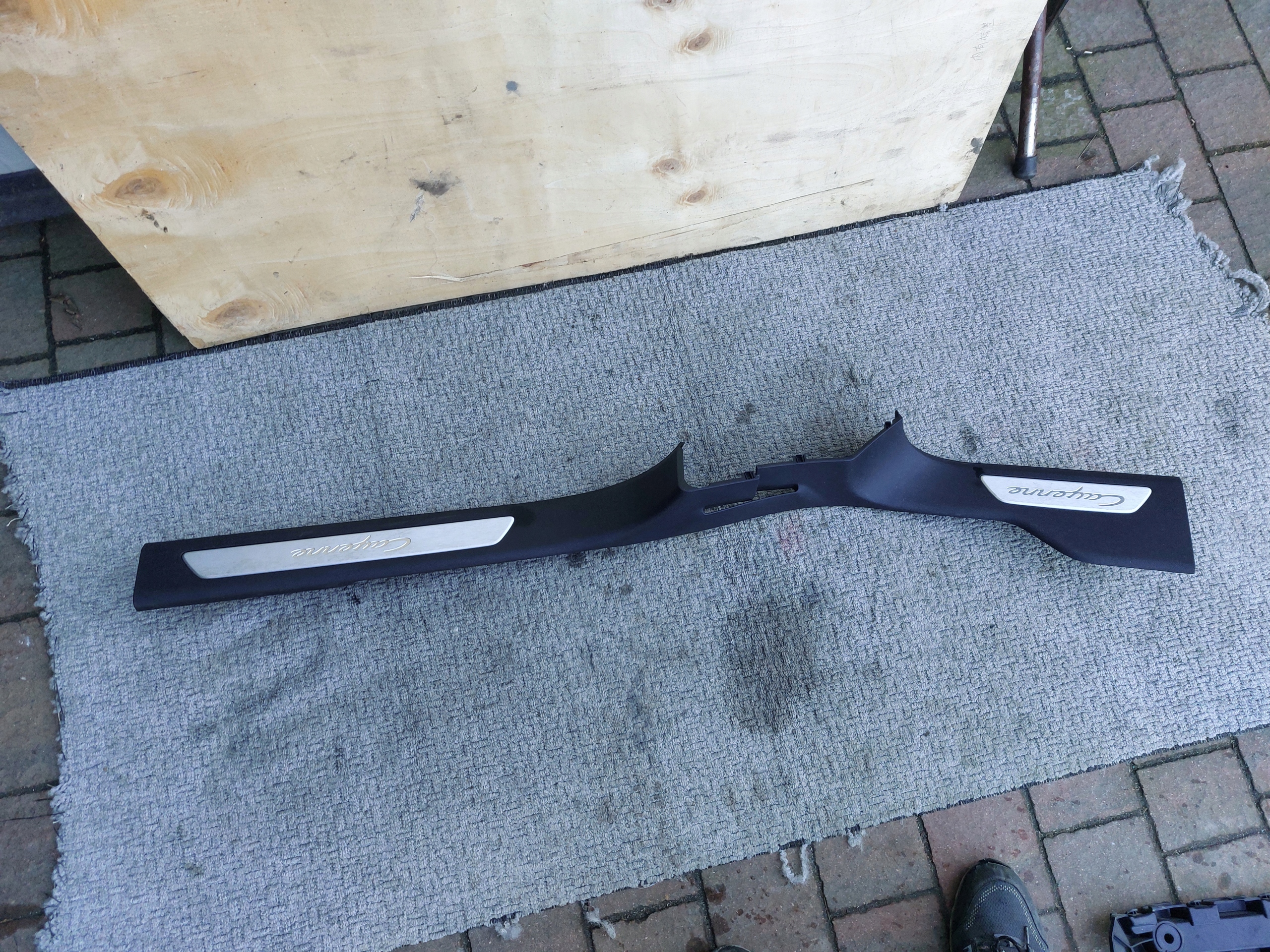 cover cap of the threshold right PORSCHE CAYENNE III 22r