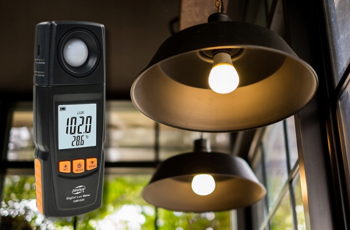 LUKSOMIERZ ŚWIATŁOMIERZ LUXOMETR CYFROWY MIERNIK NATĘŻENIA ŚWIATŁA 200000LX Marka bez marki